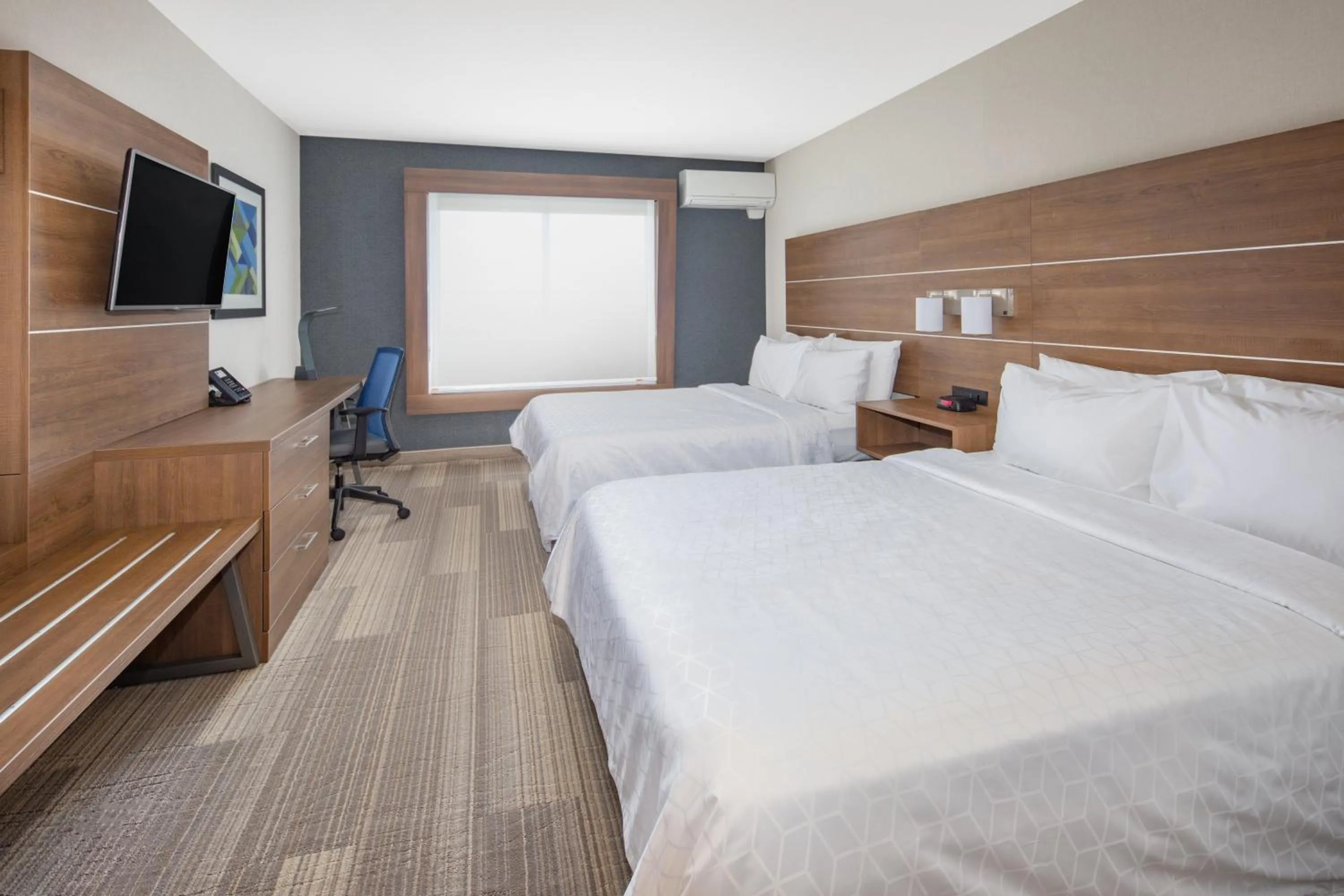 Photo of the whole room, Bed in Holiday Inn Express San Diego Airport-Old Town by IHG