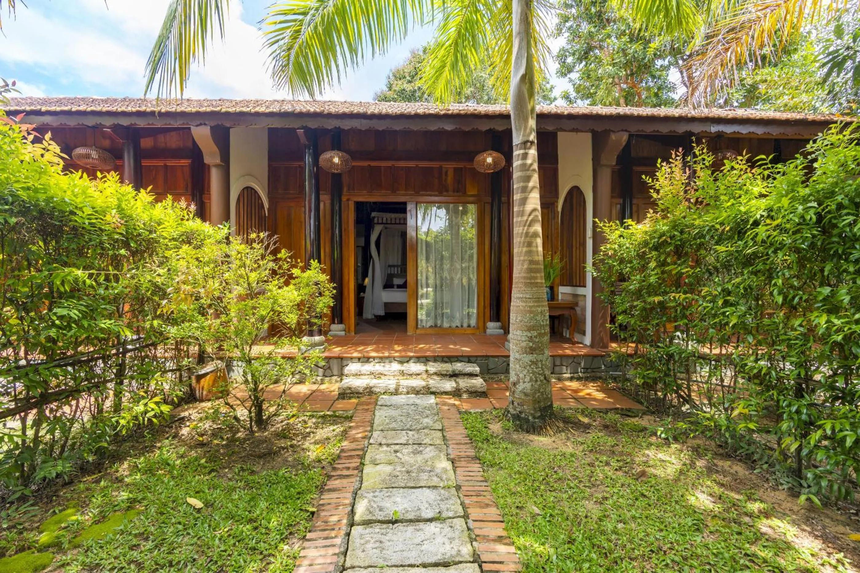 Garden in Maison Du VietNam Resort & Spa