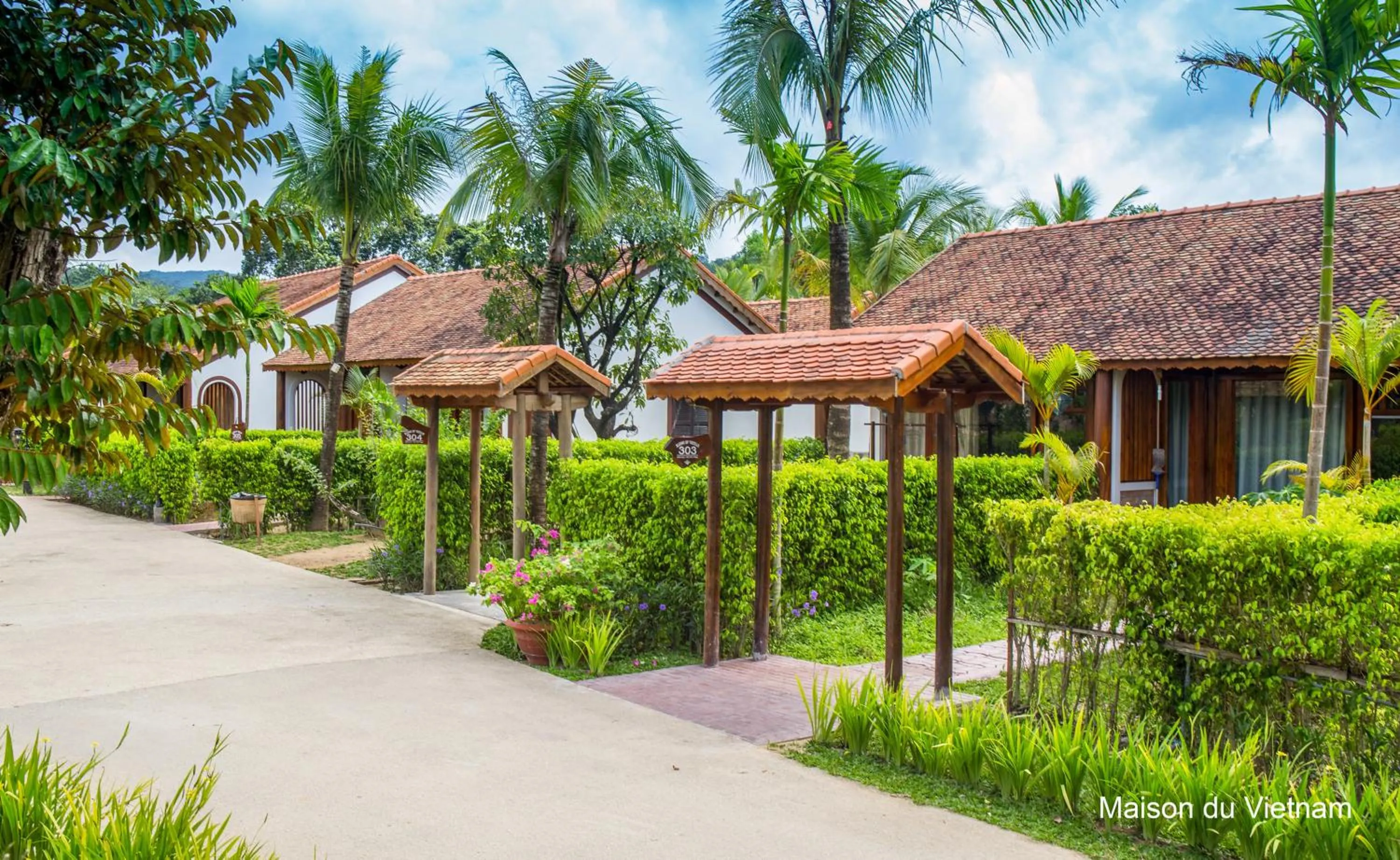 Garden in Maison Du VietNam Resort & Spa