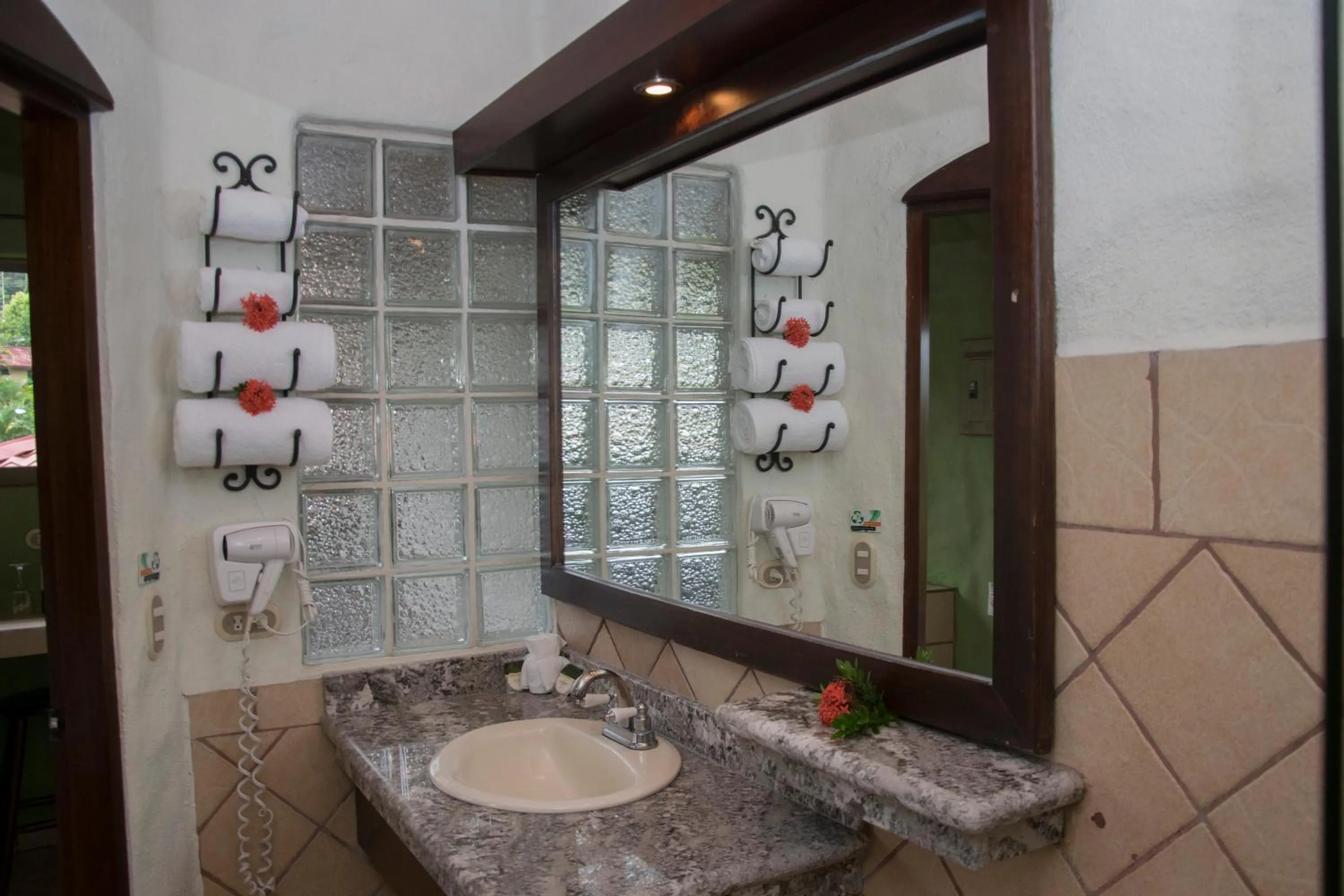 Bed in Arenal Volcano Inn