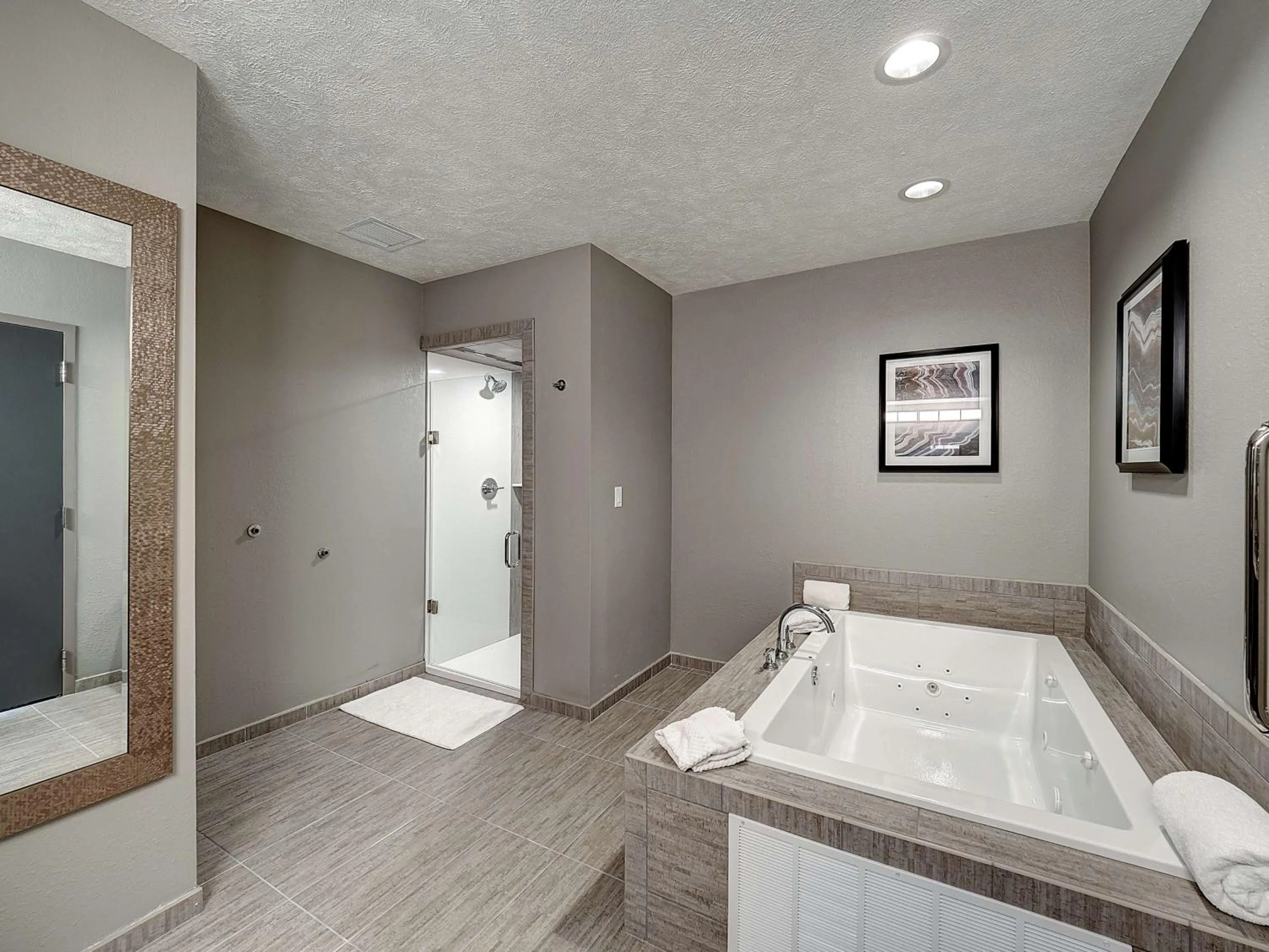 Bathroom in DoubleTree by Hilton Bloomington