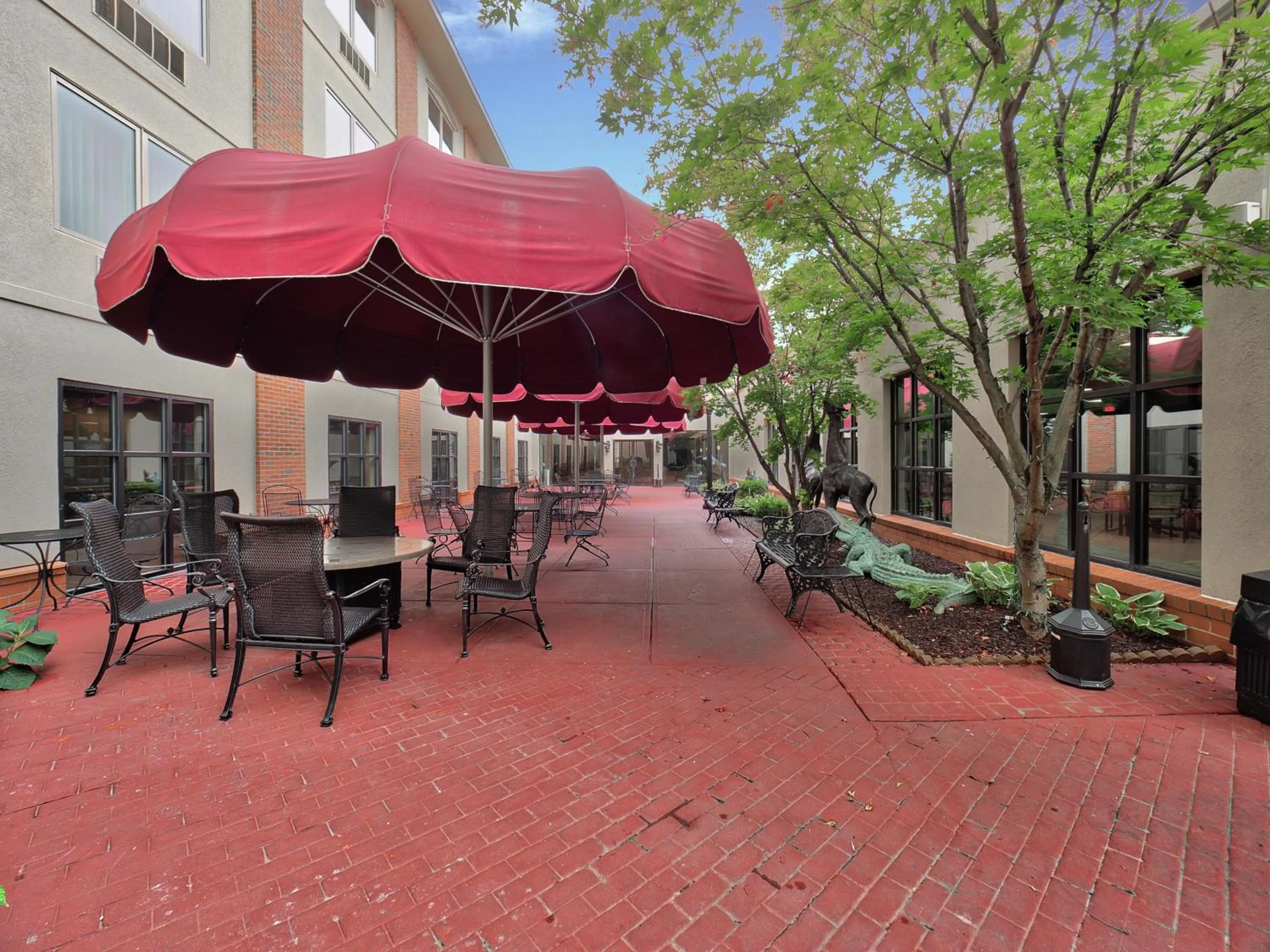 Inner courtyard view in DoubleTree by Hilton Bloomington