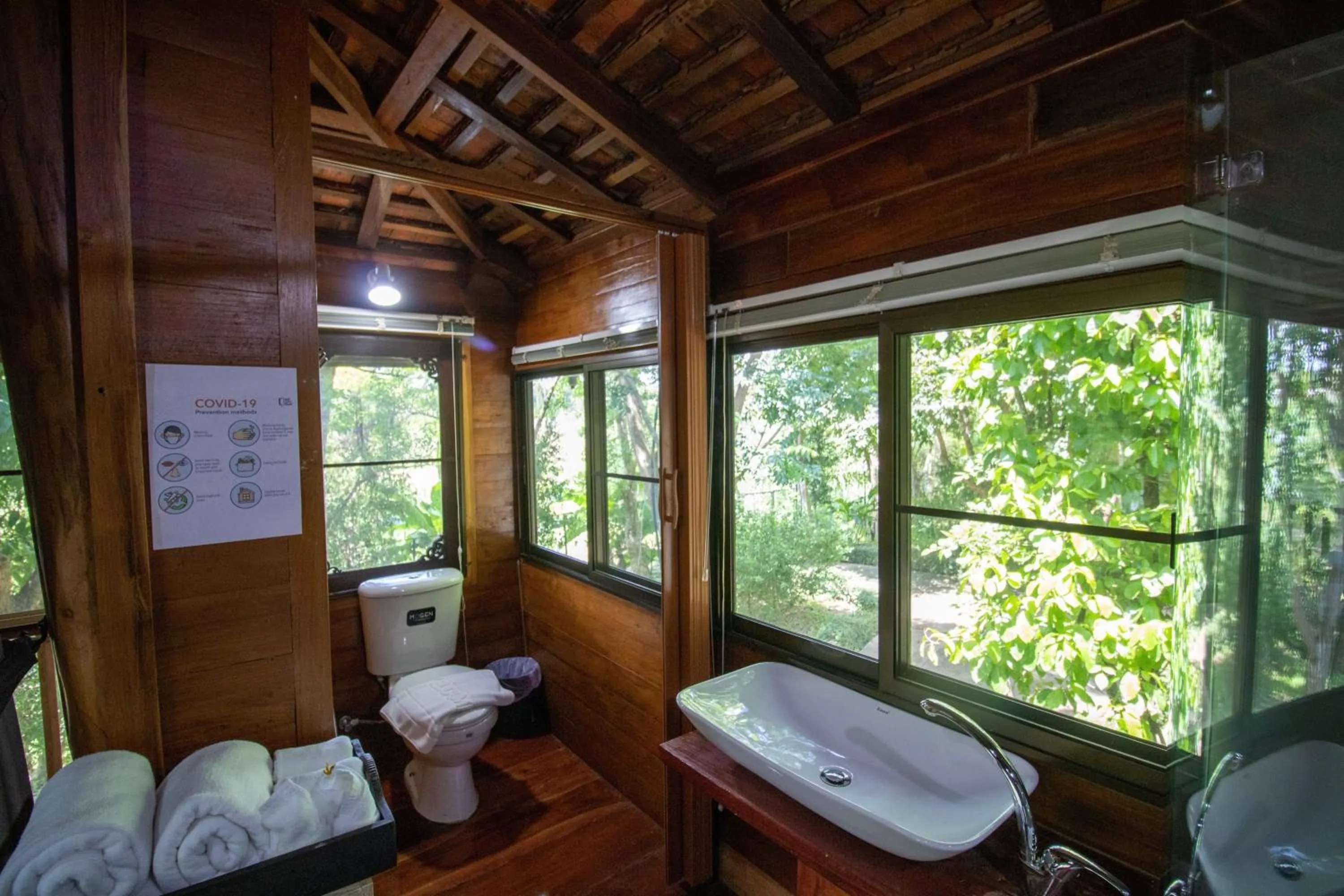 Bathroom in Royal Train Garden Resort