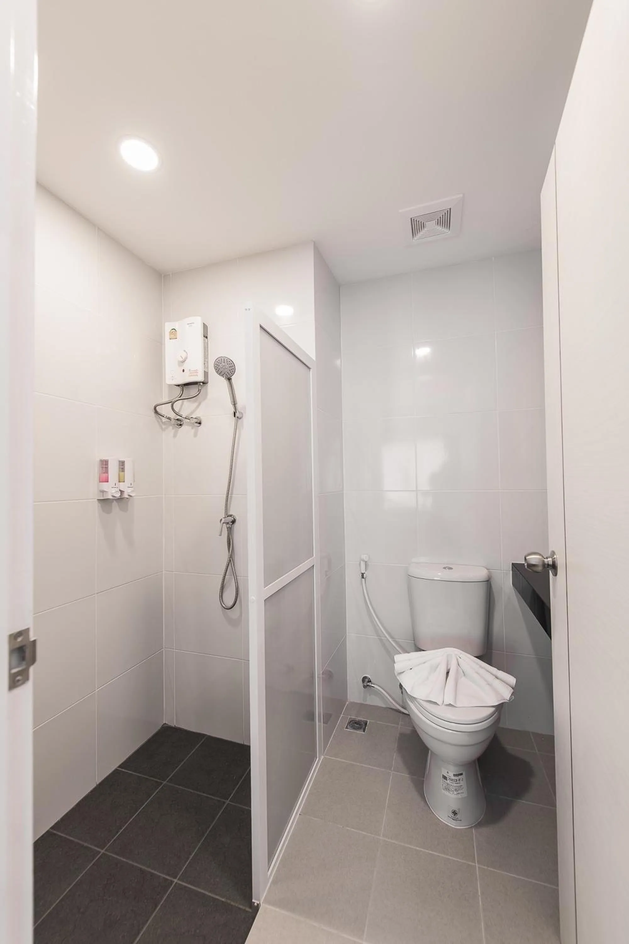 Bathroom in Royal Train Garden Resort