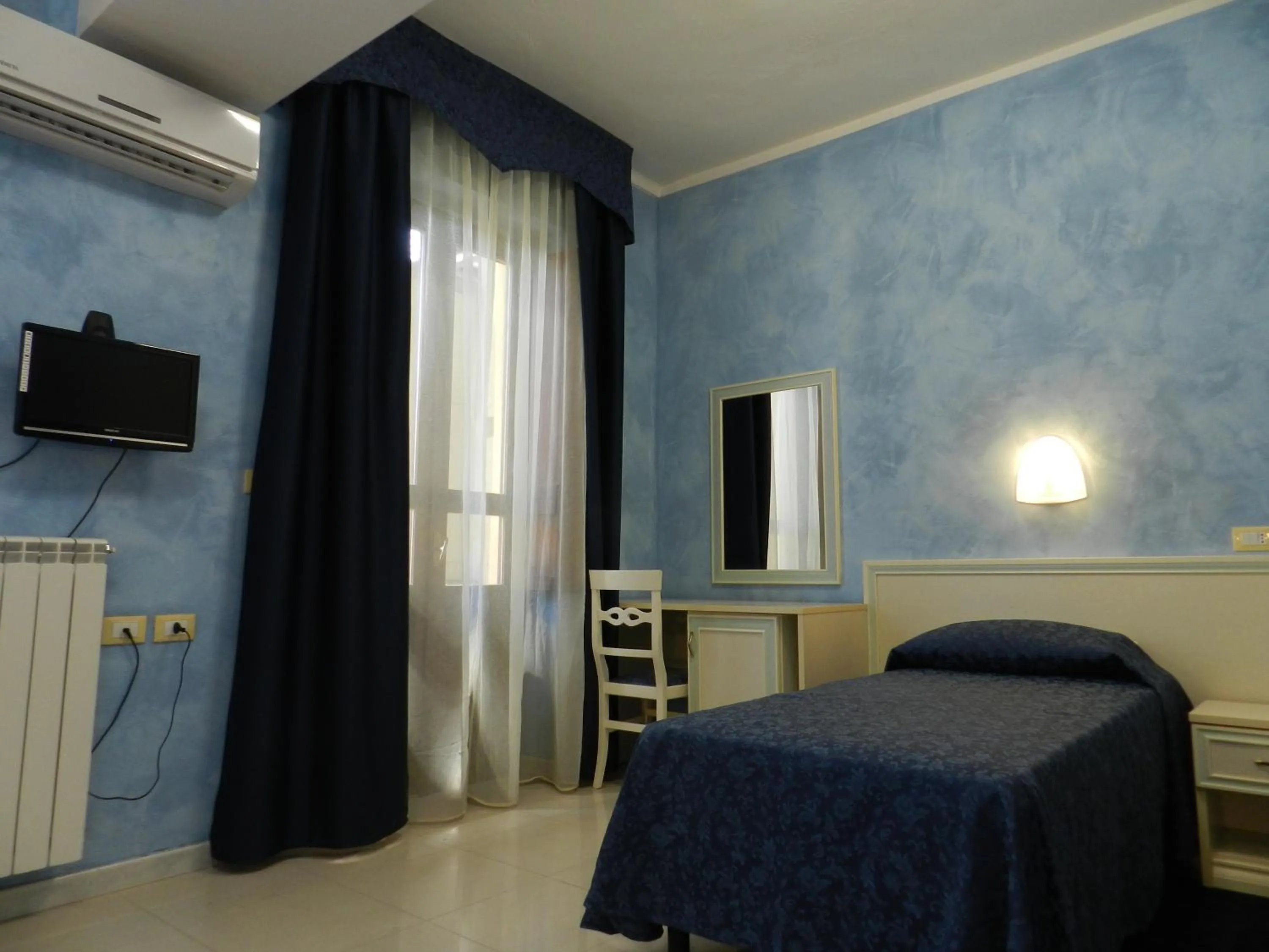 Day, Bed in Hotel Air Palace Lingotto