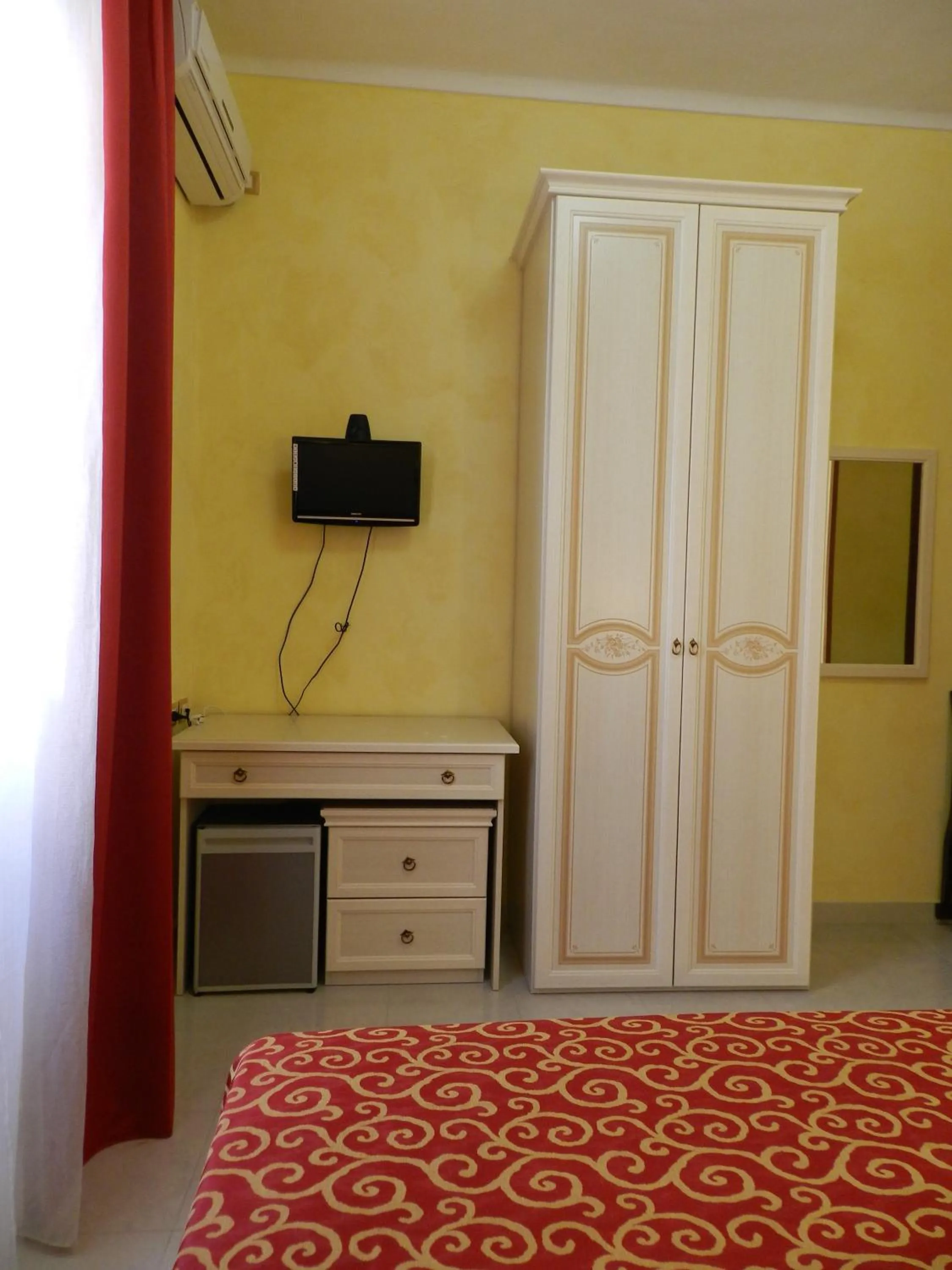 TV and multimedia in Hotel Air Palace Lingotto