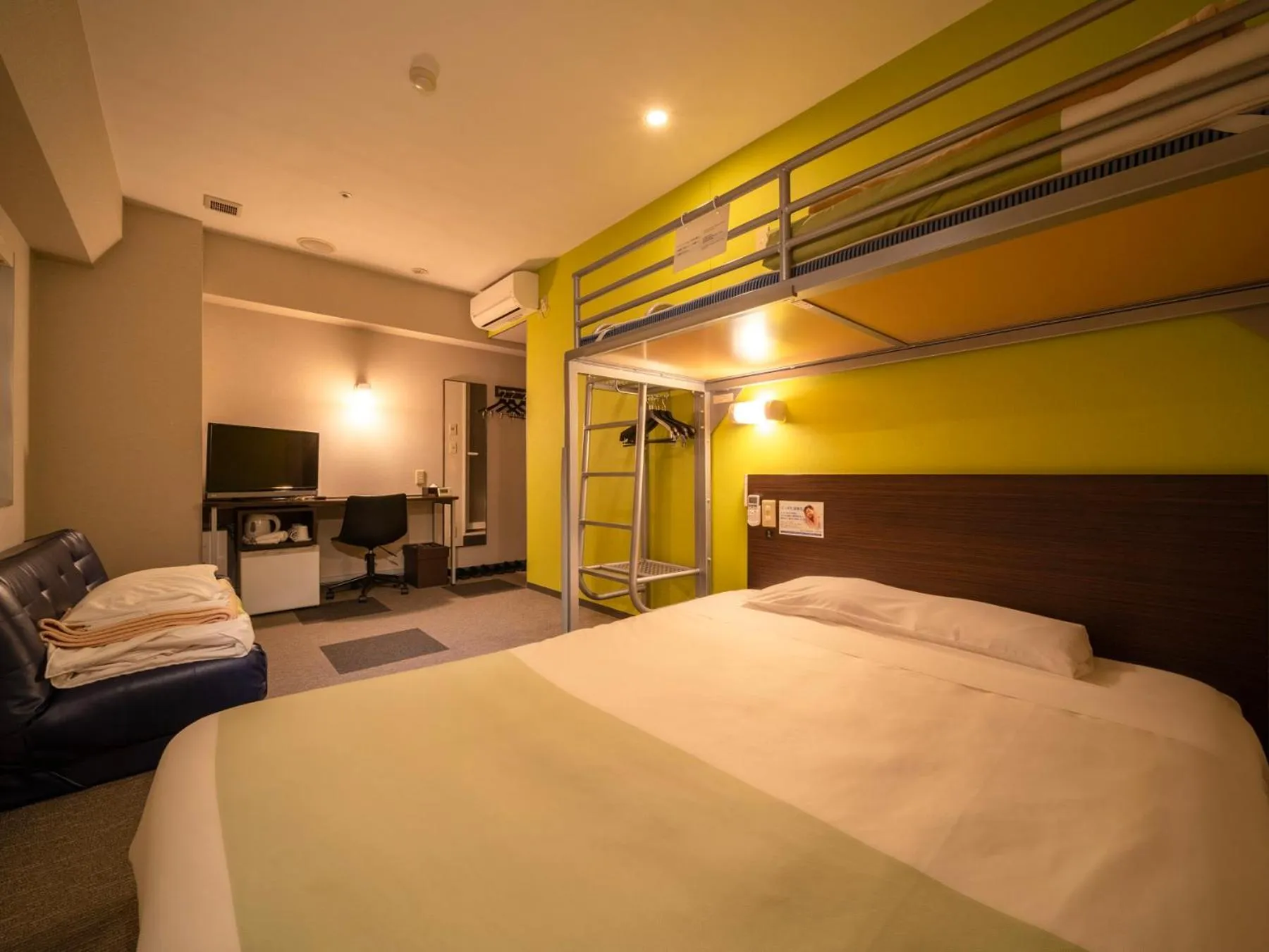 Bed in Super Hotel Tozai line Ichikawa Myoden Ekimae