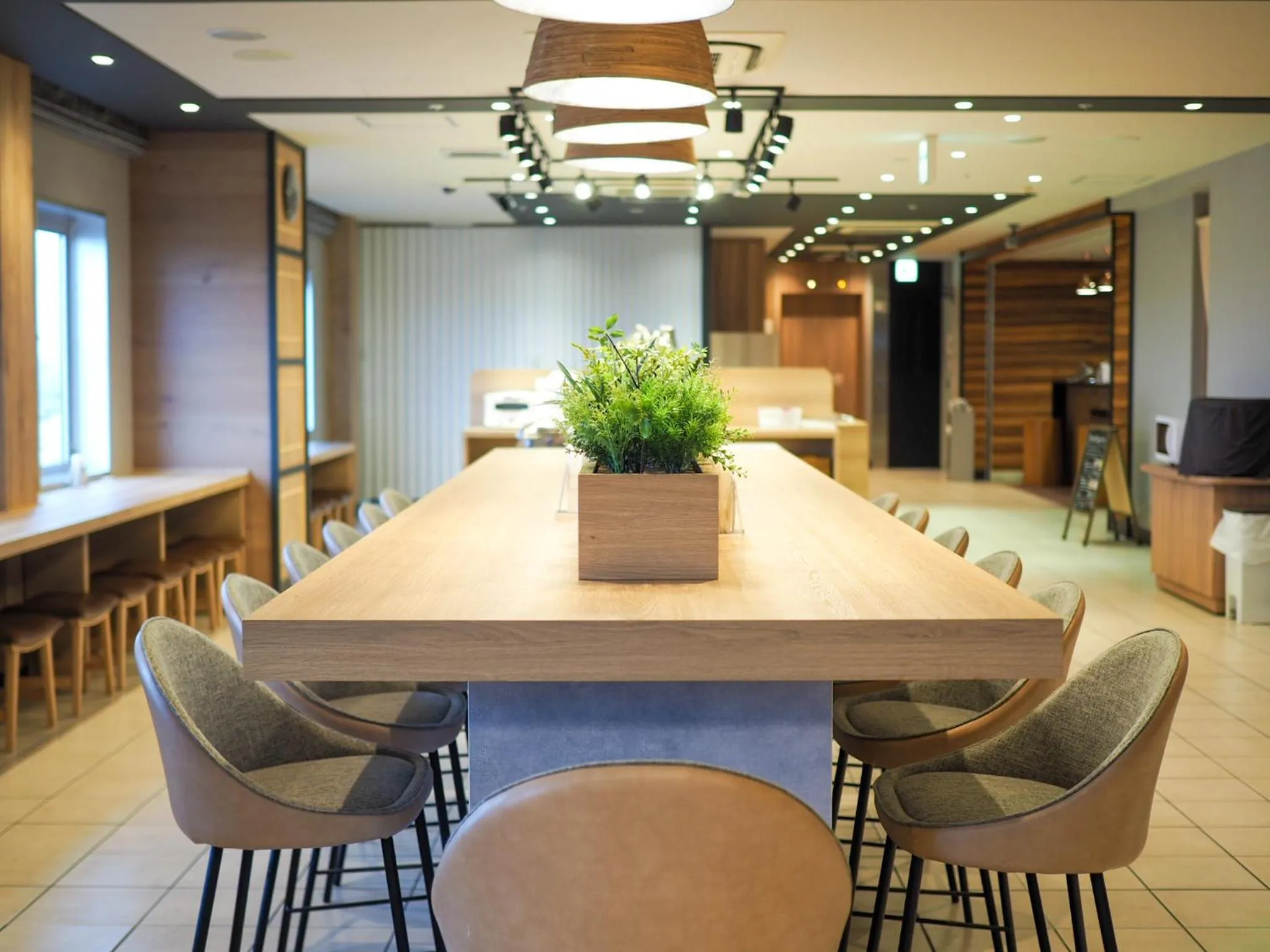 Lounge or bar in Super Hotel Tozai line Ichikawa Myoden Ekimae