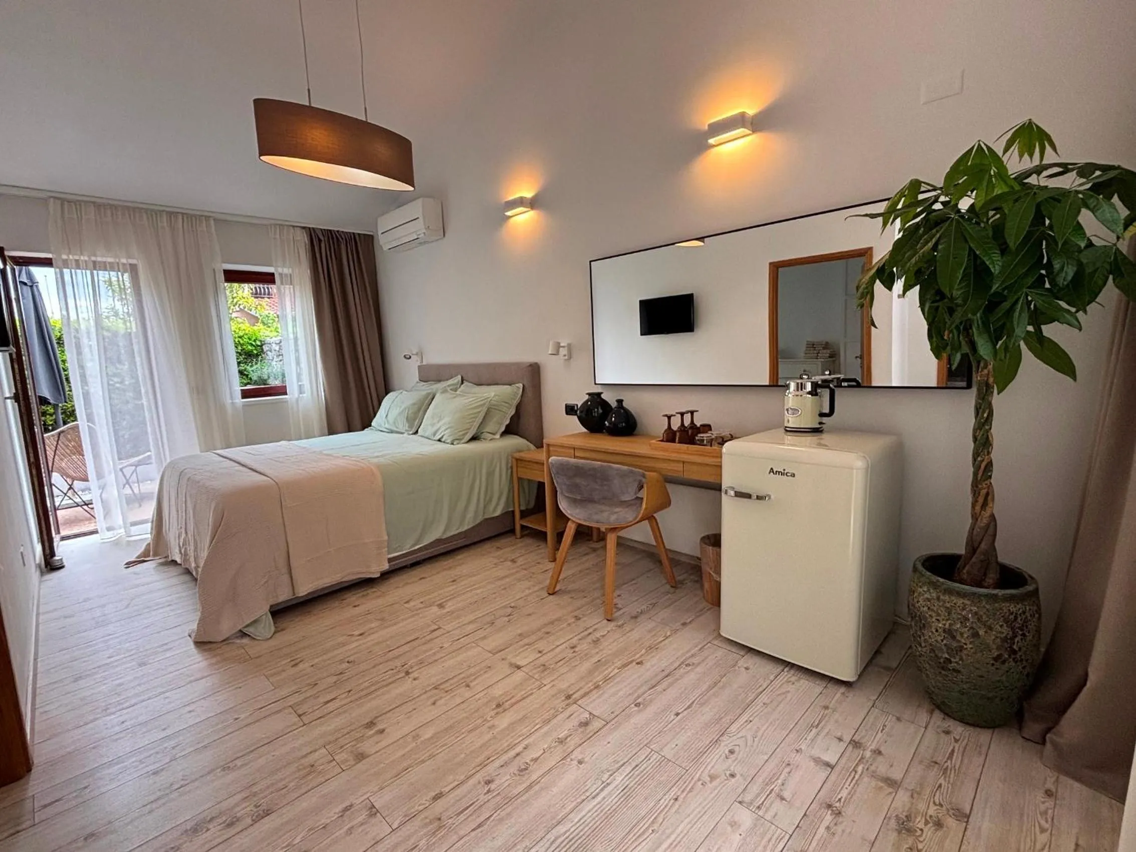 Bed in Villa B&B Marina & Parking Free