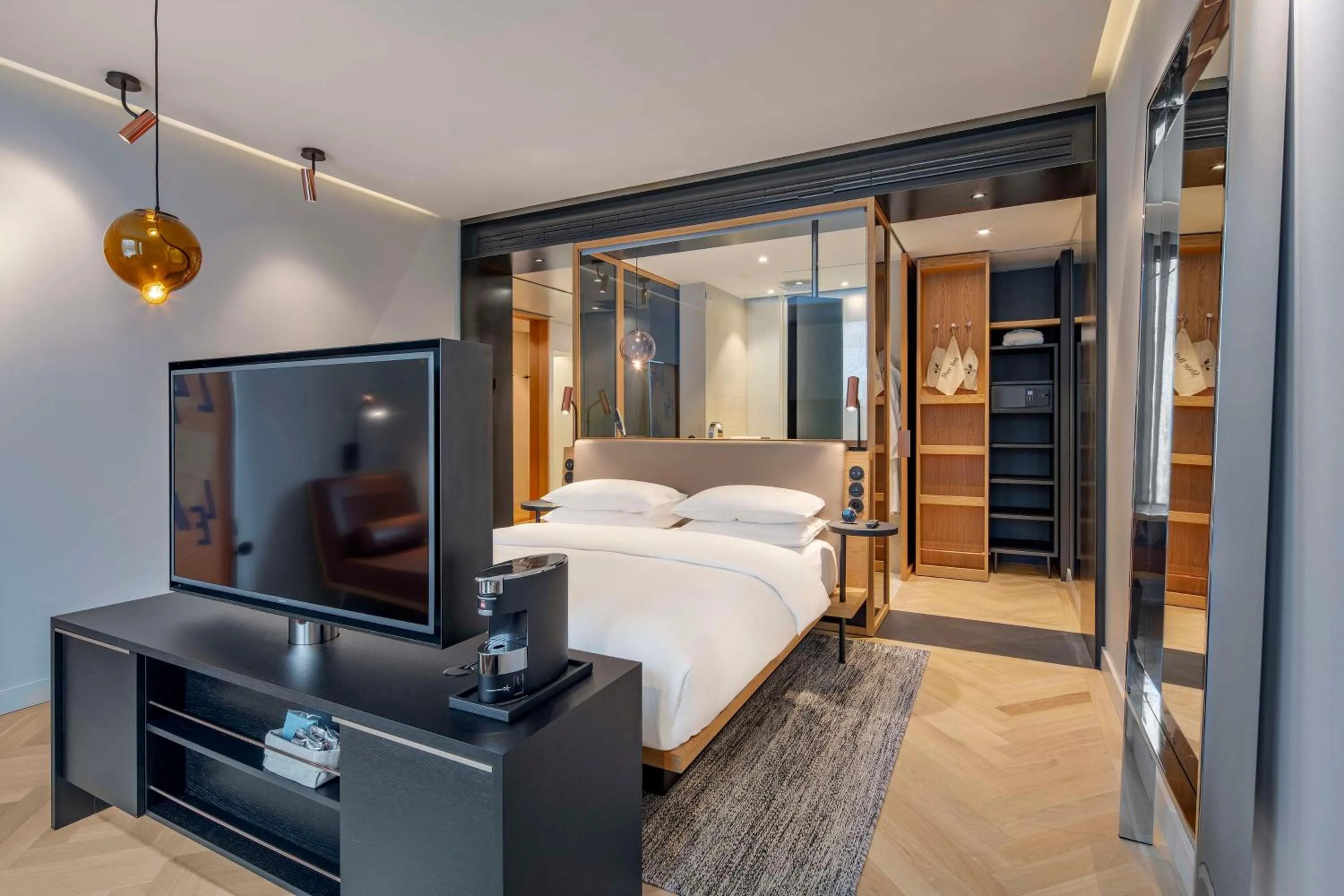 Bedroom, Bed in Andaz Munich Schwabinger Tor, By Hyatt