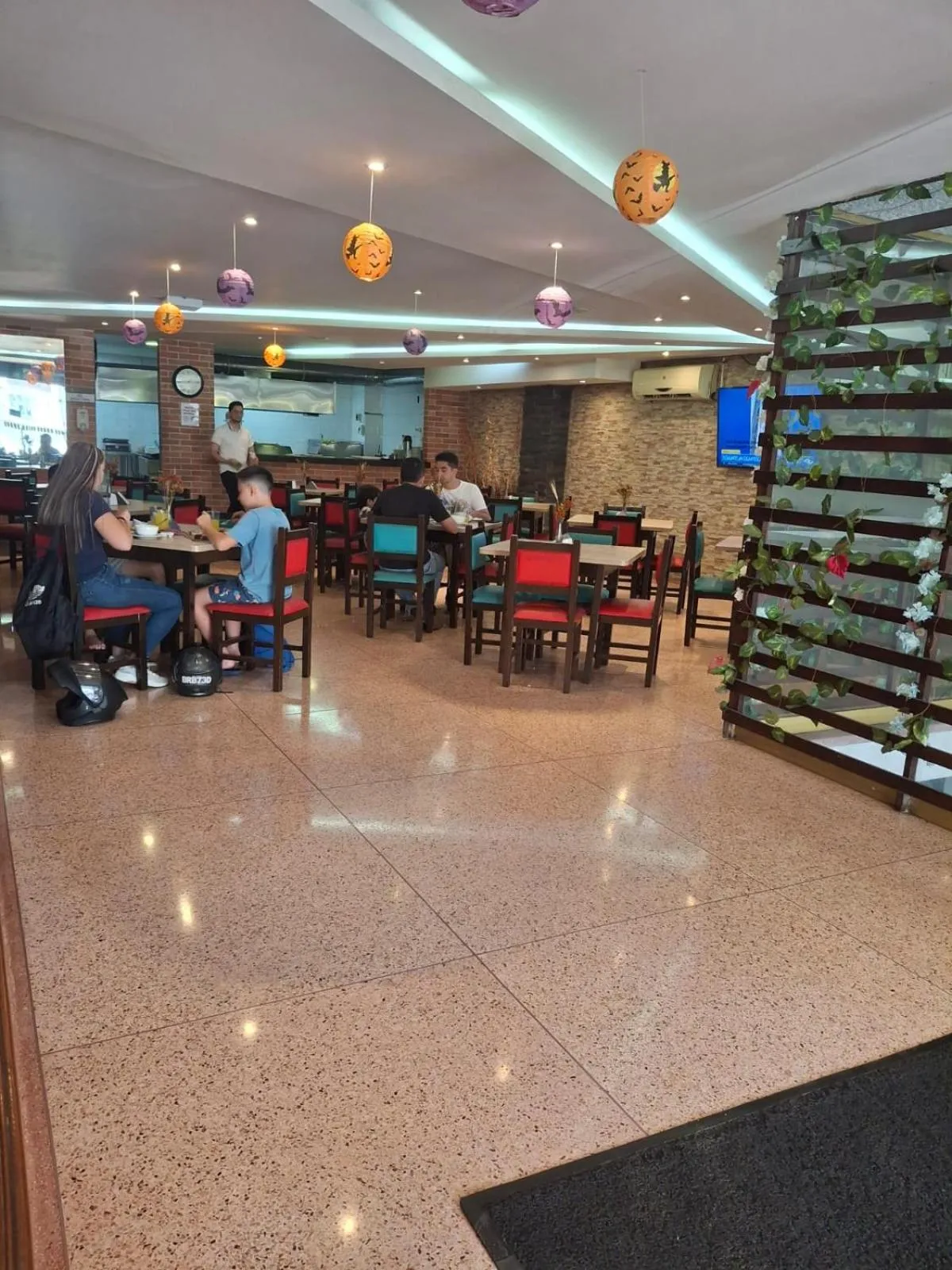 Restaurant/places to eat in Hotel León Dorado
