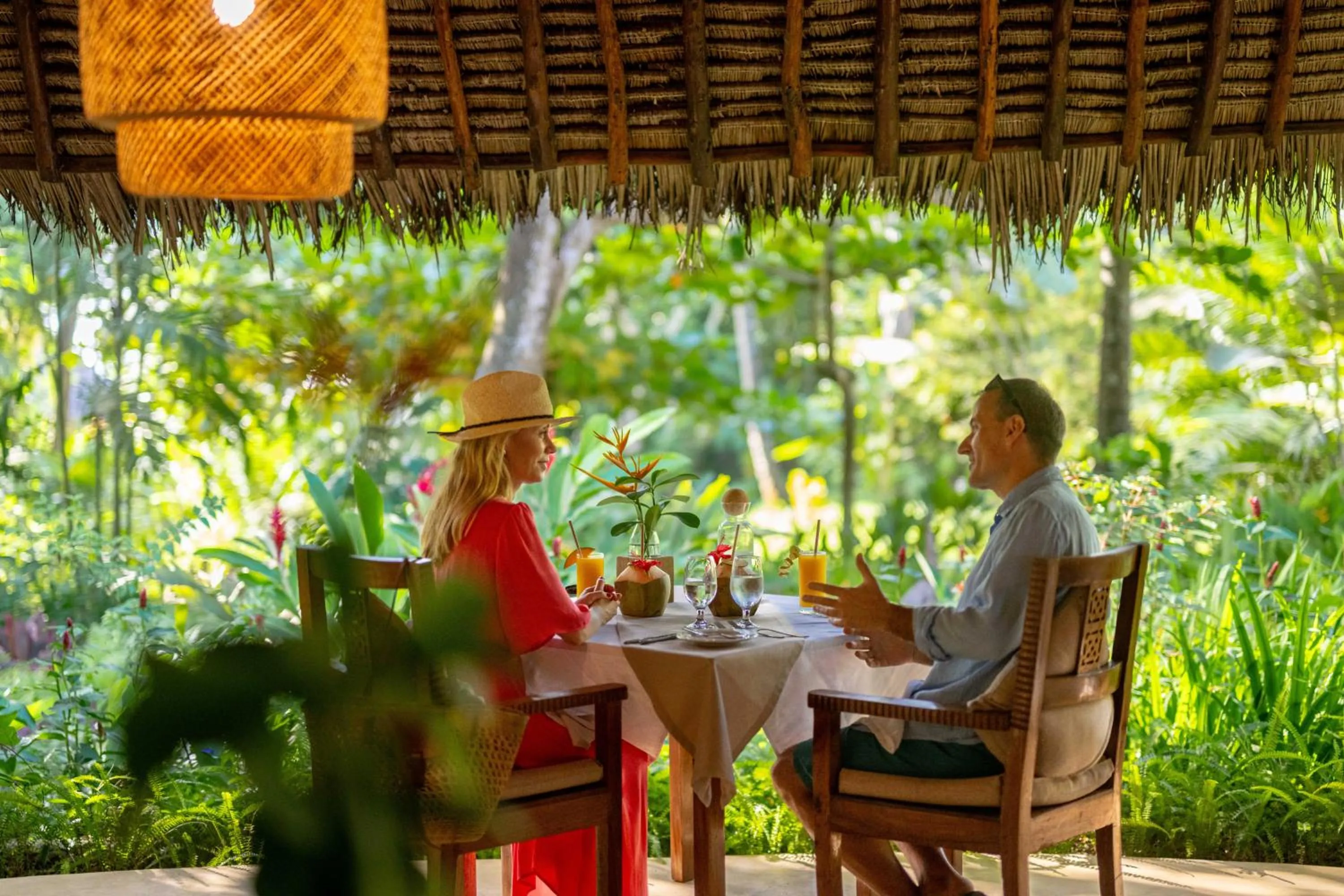 Restaurant/places to eat in Zanzi Resort Private Paradise