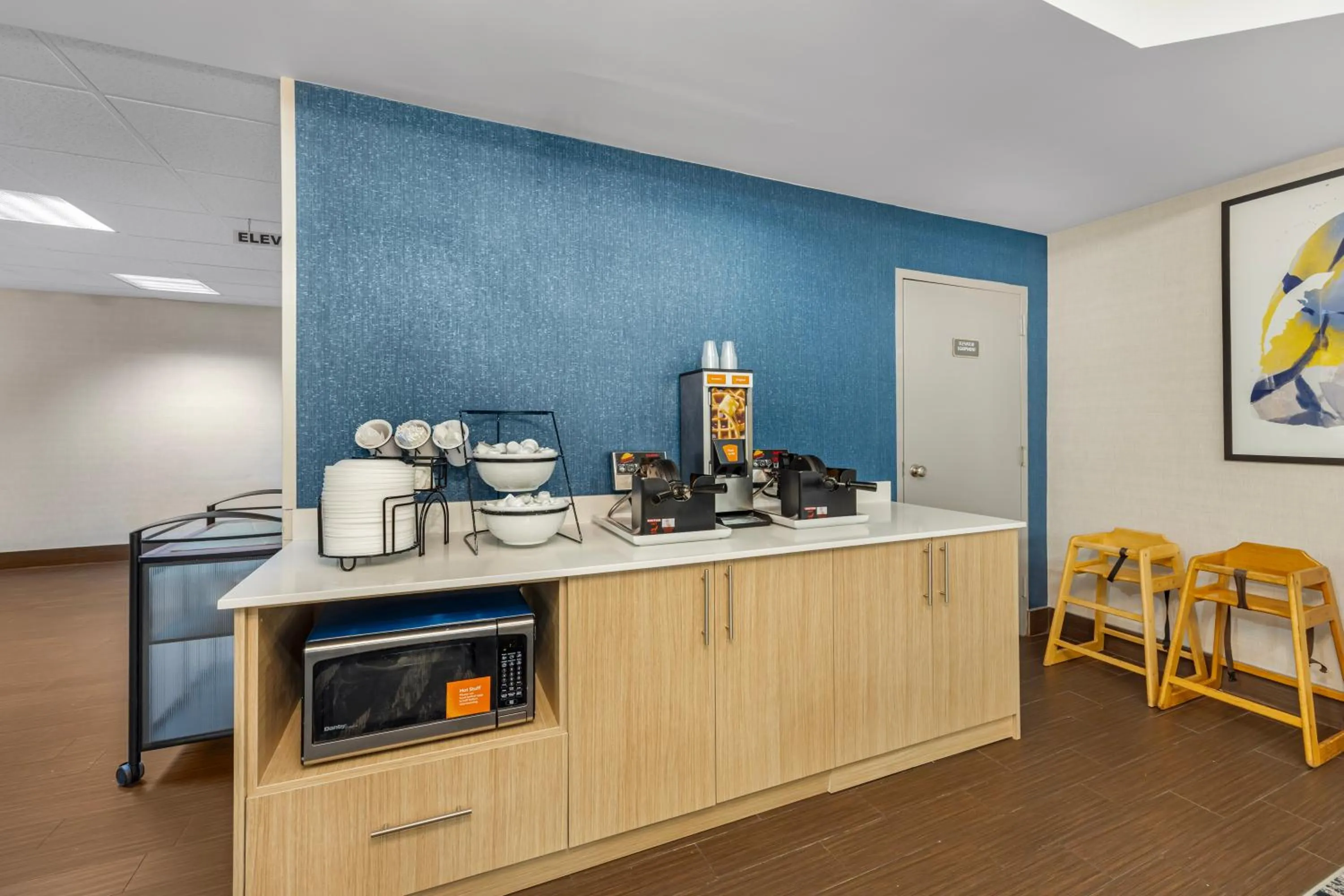 Breakfast in Comfort Inn Chattanooga Downtown Southside