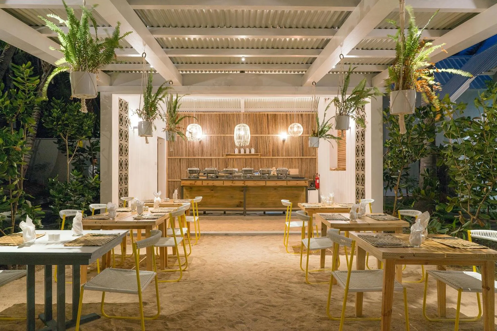 Restaurant/places to eat in Tropical Attitude (Adults Only)