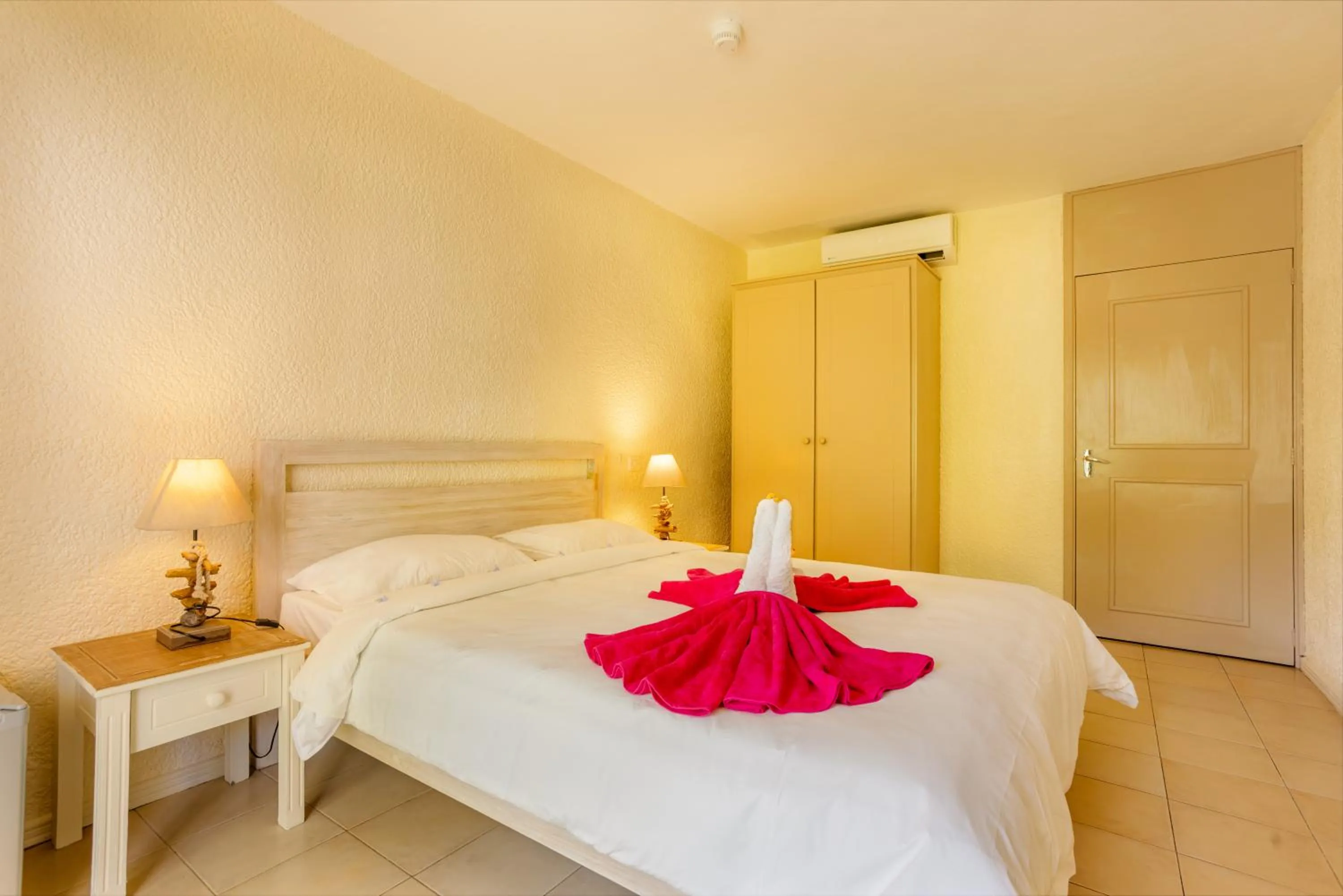 Bedroom, Bed in Cocotiers Hotel – Mauritius