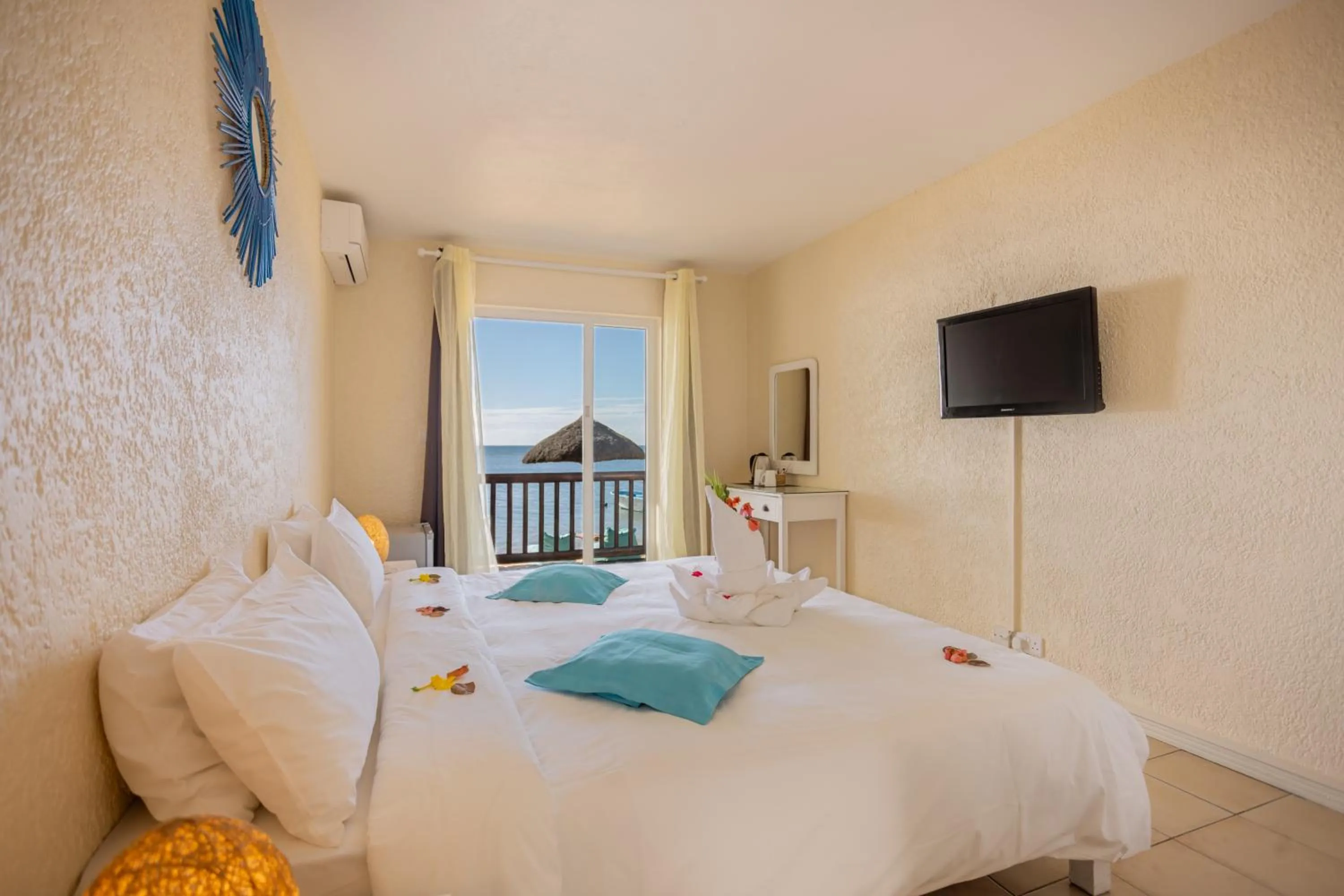 Bedroom, Bed in Cocotiers Hotel – Mauritius