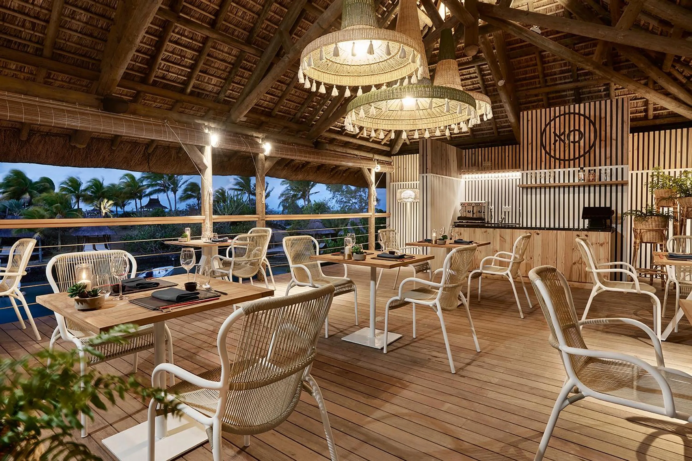 Restaurant/places to eat in Paradise Cove Boutique Hotel (Adults Only)