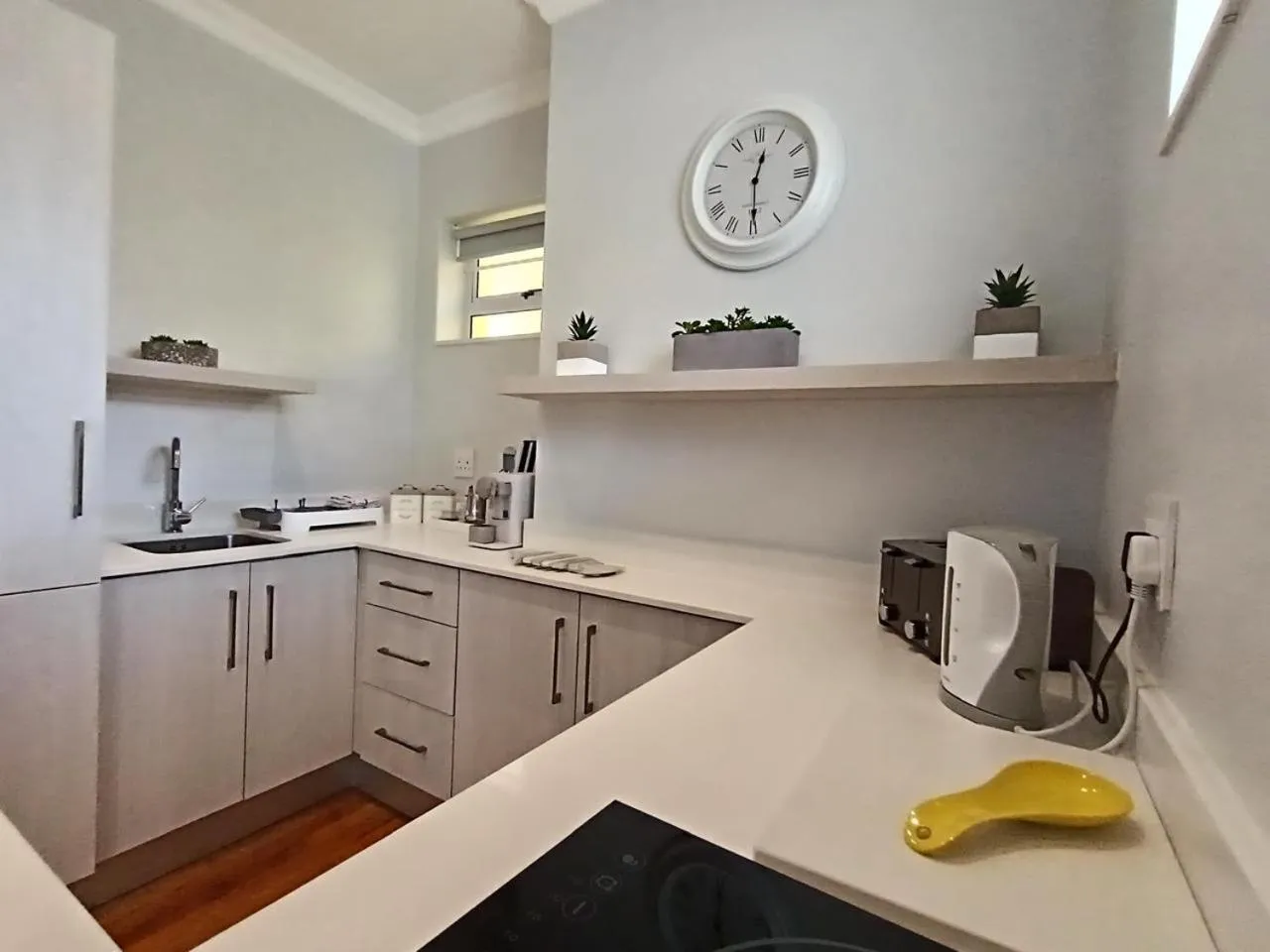 Kitchen or kitchenette in On the Bay