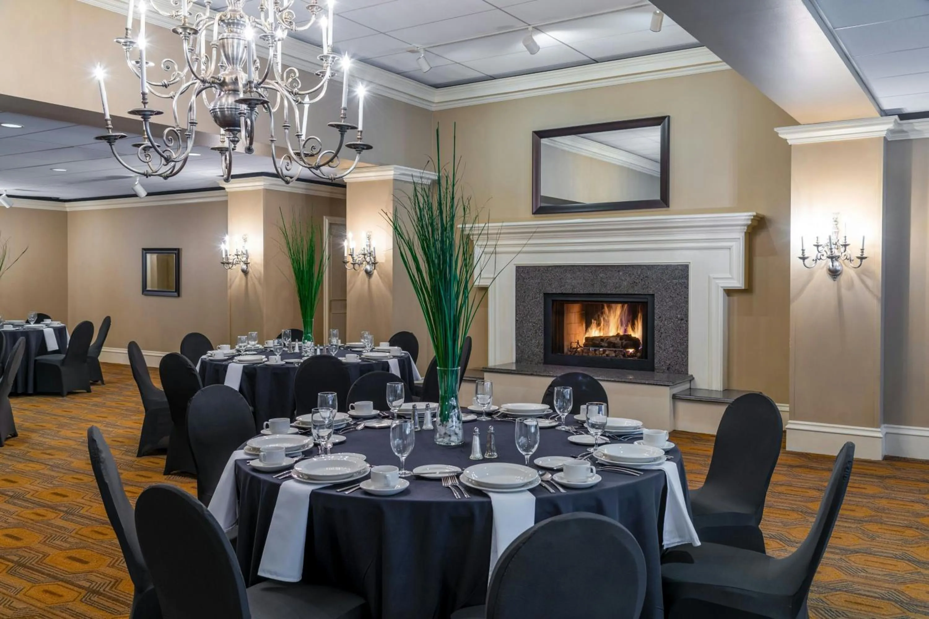 Restaurant/places to eat in The Capital Suites Hotel