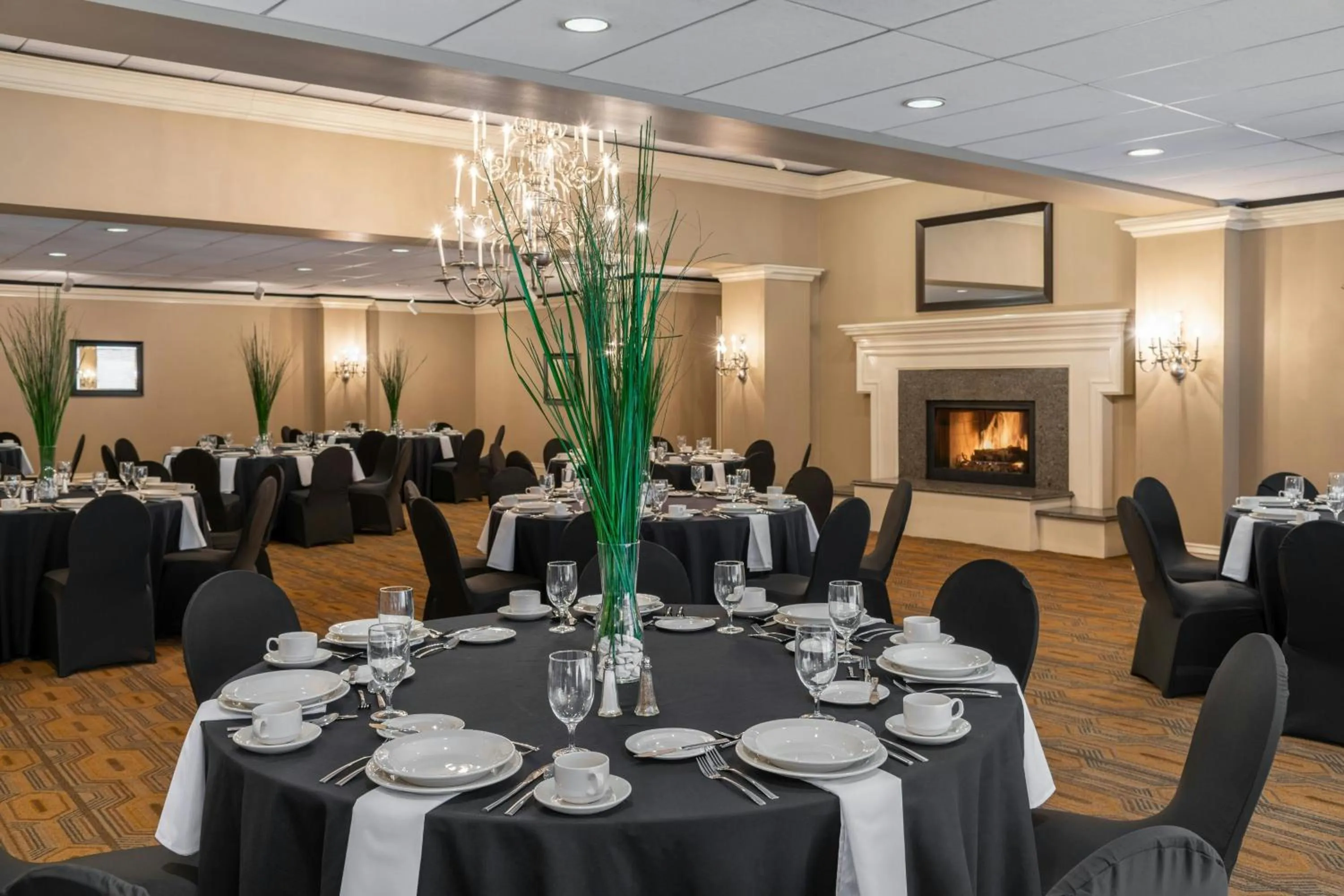 Restaurant/places to eat in The Capital Suites Hotel