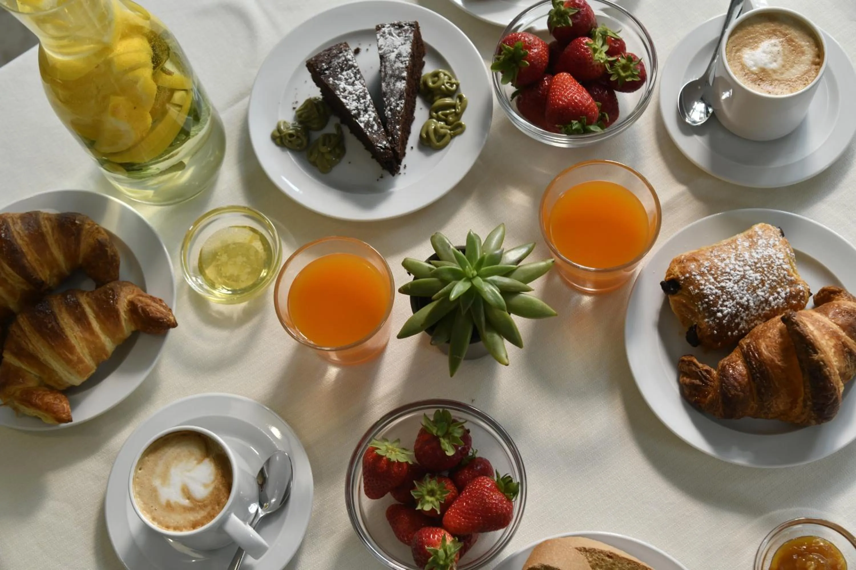 Food and drinks in Hotel & Apartments Sasso