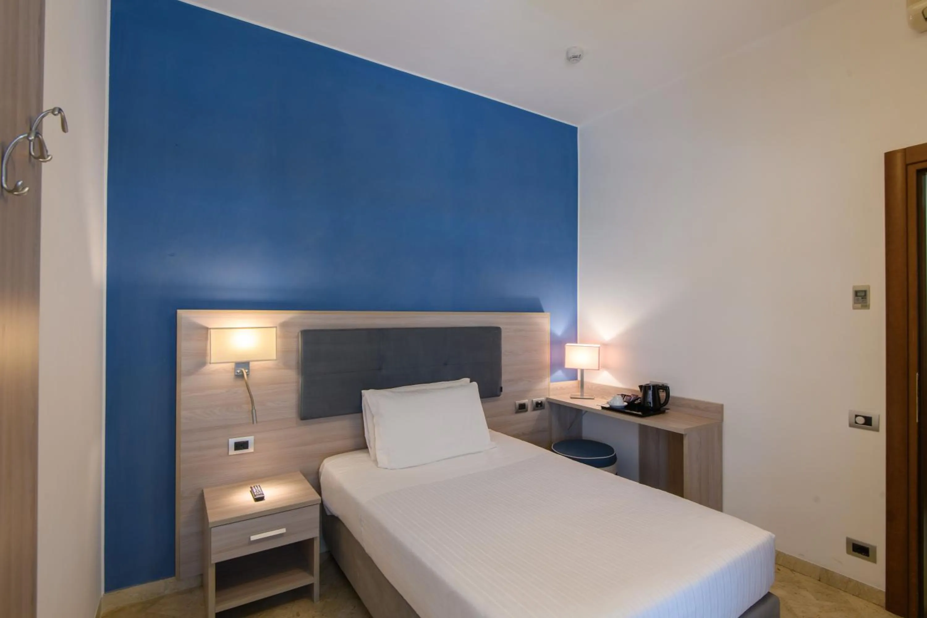 Bedroom, Bed in Hotel & Apartments Sasso