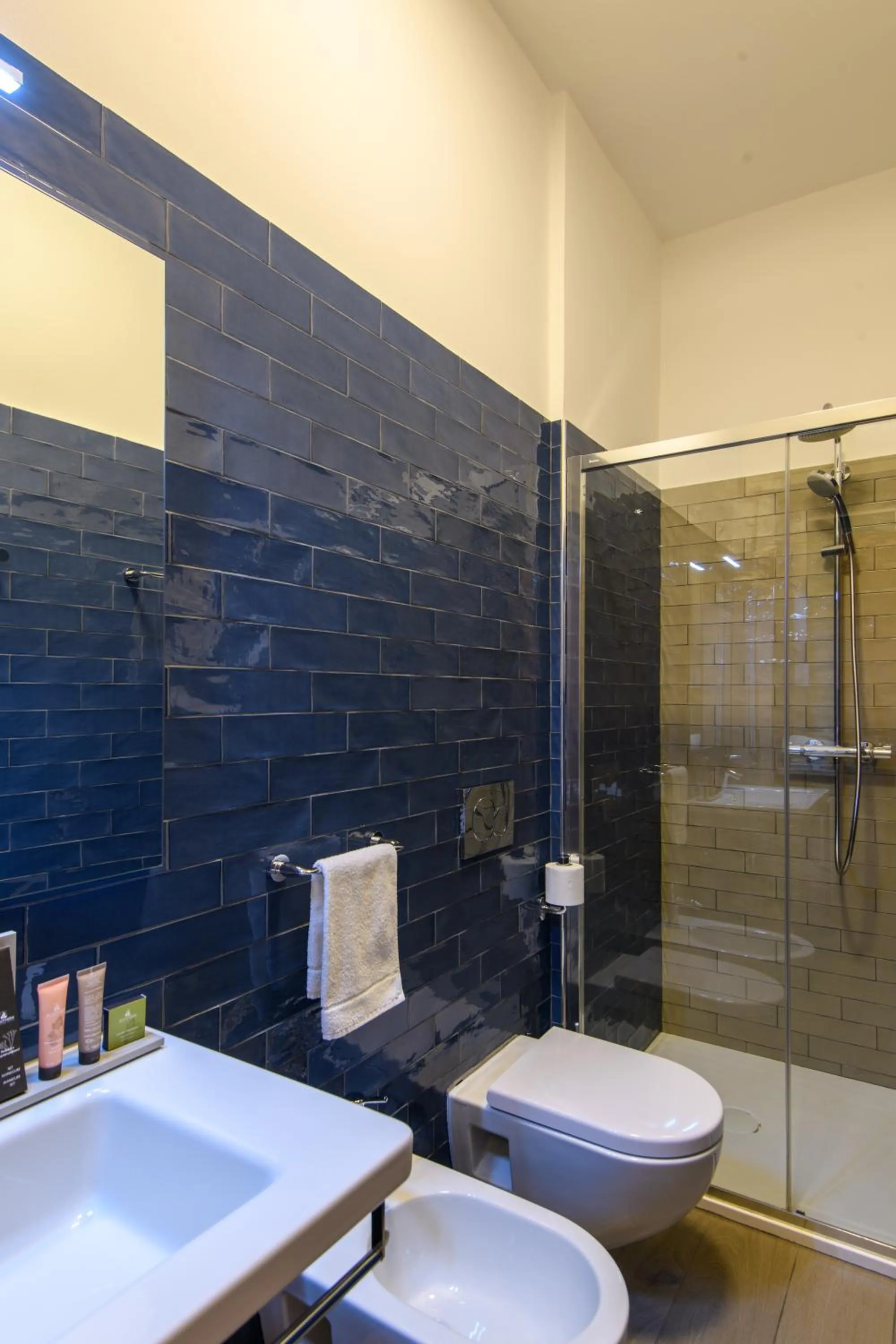 Bathroom in Hotel & Apartments Sasso