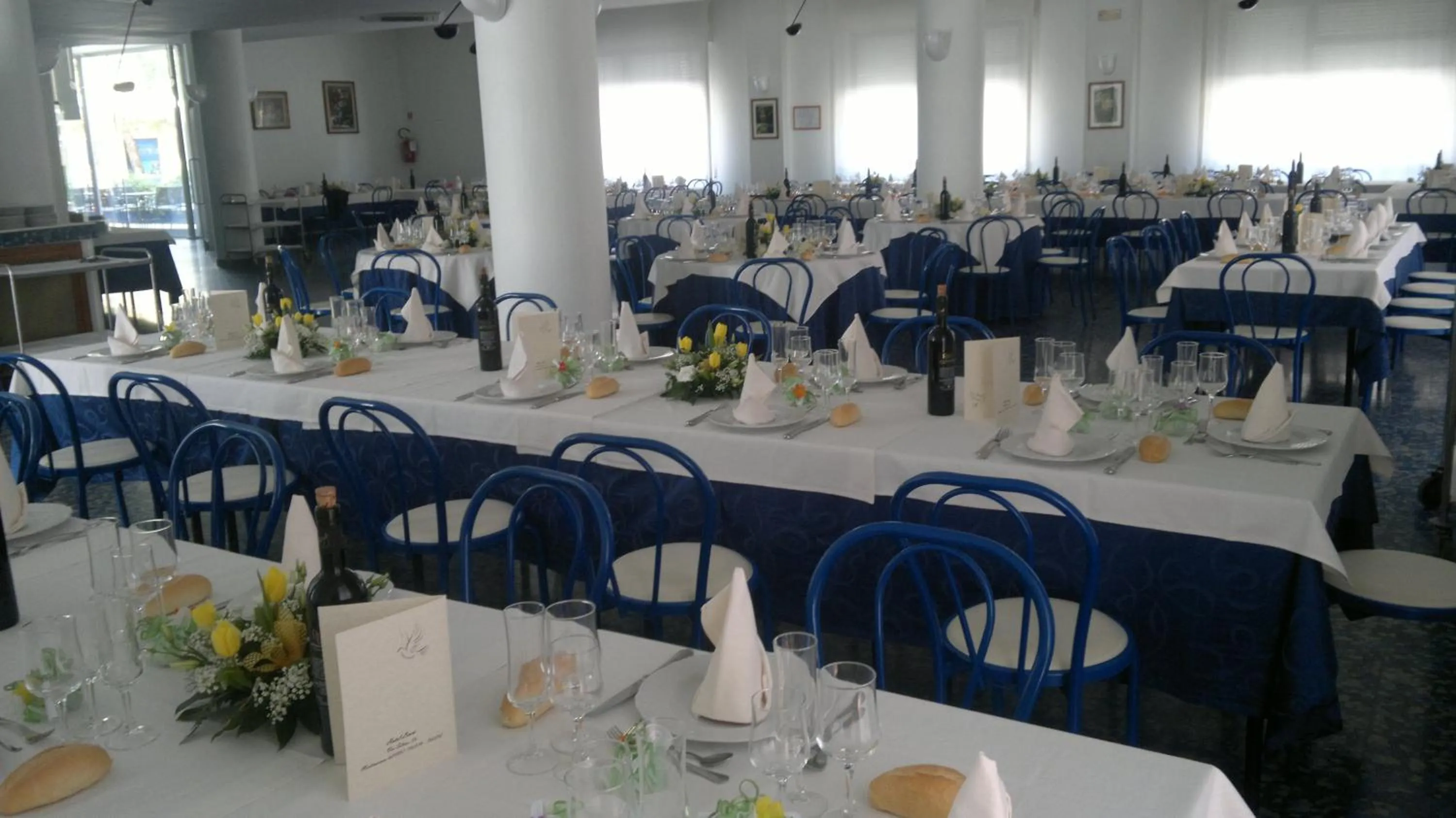 Restaurant/places to eat in Hotel Leuco'