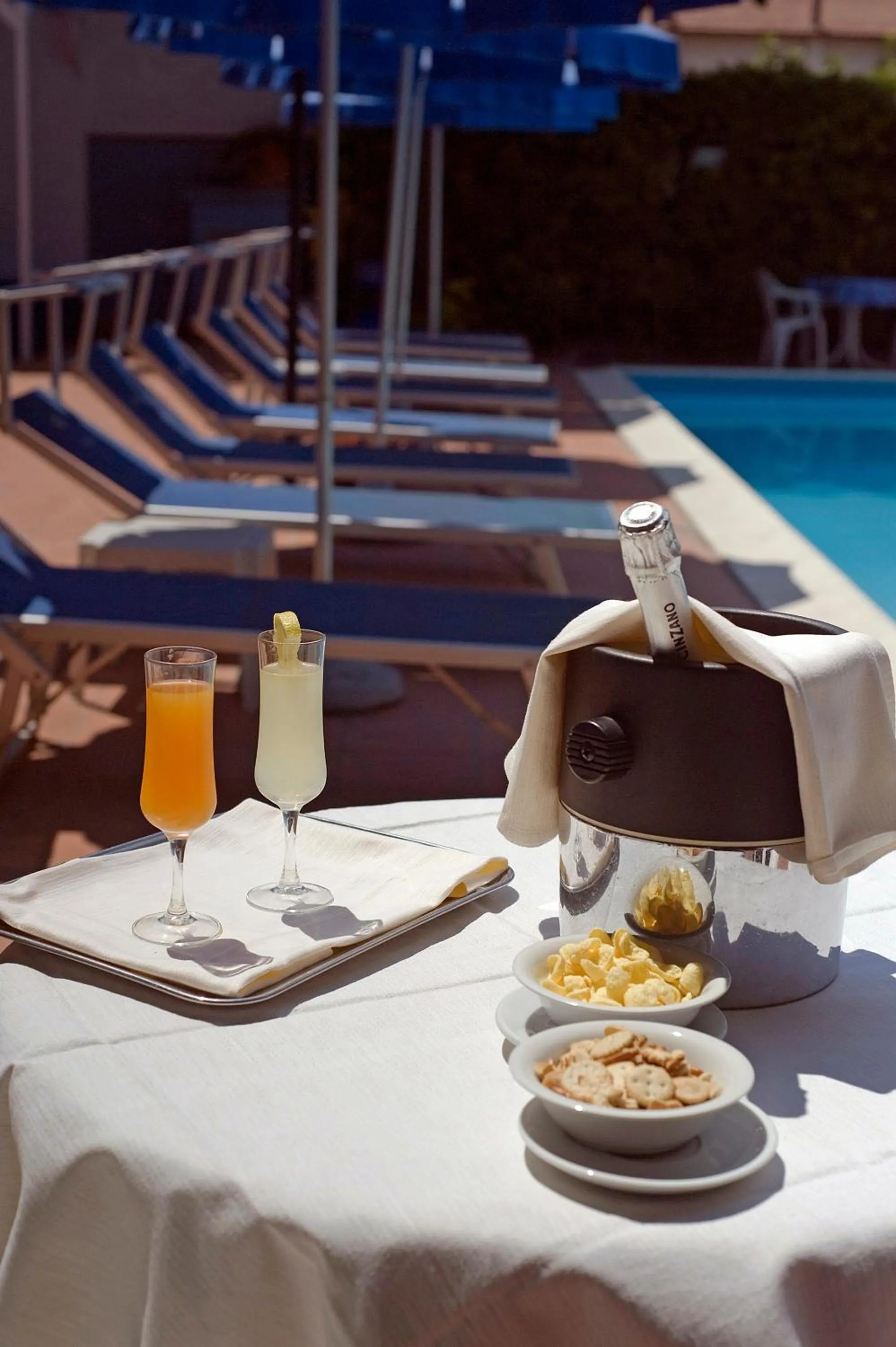Swimming pool in Hotel Leuco'