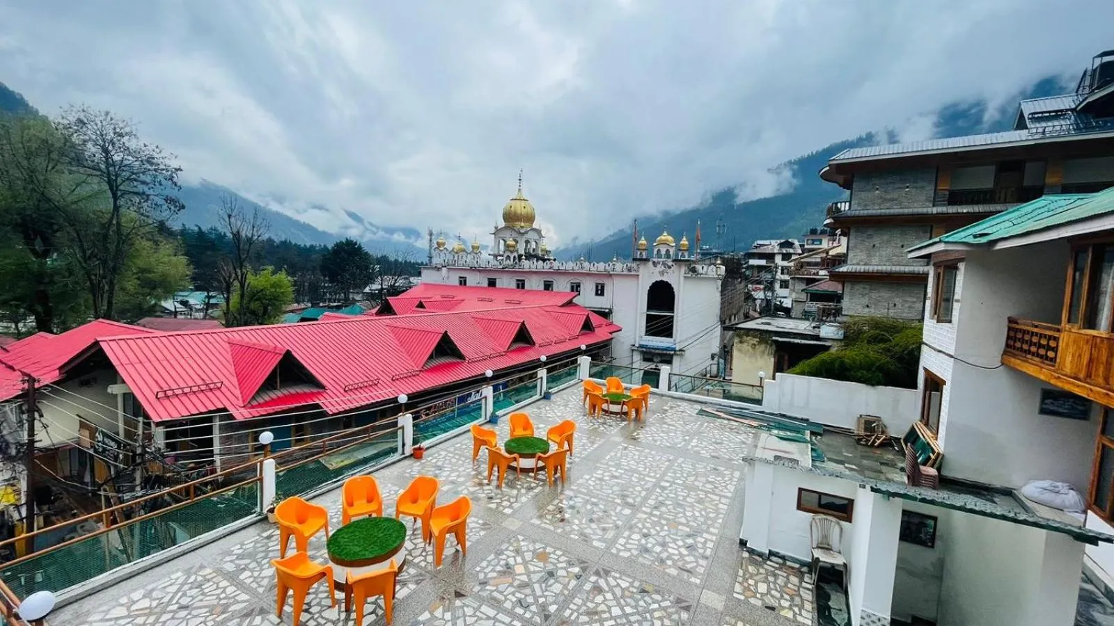 Mountain view in Hotel Hilltop At Mall Road Manali With Open Terrace