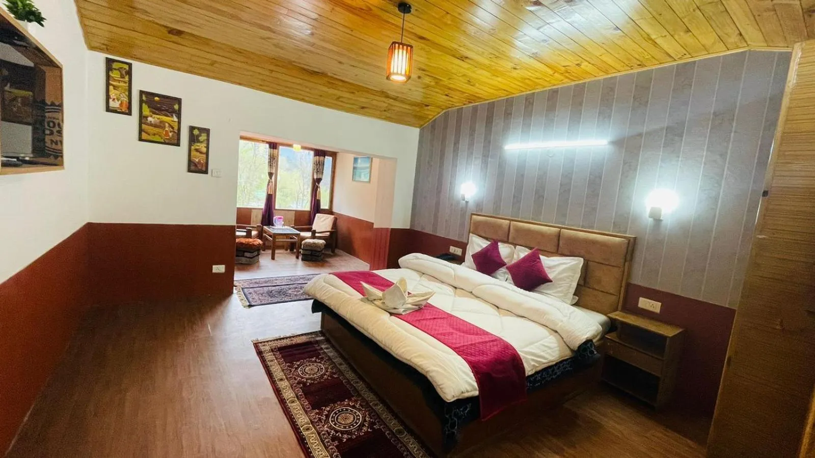 Photo of the whole room, Bed in Hotel Hilltop At Mall Road Manali With Open Terrace