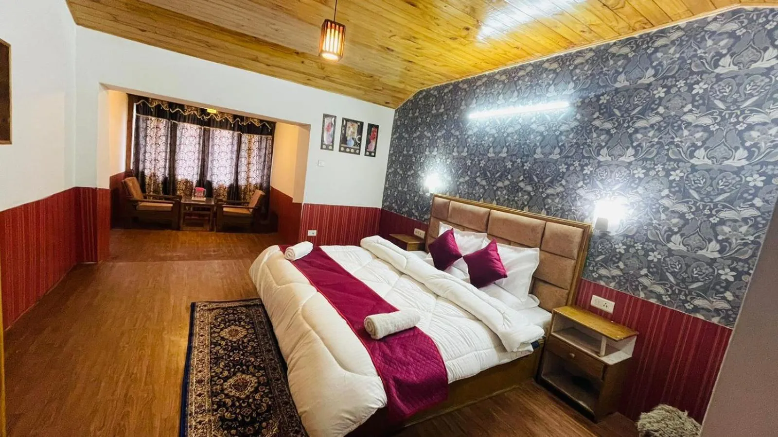 Bed in Hotel Hilltop At Mall Road Manali With Open Terrace