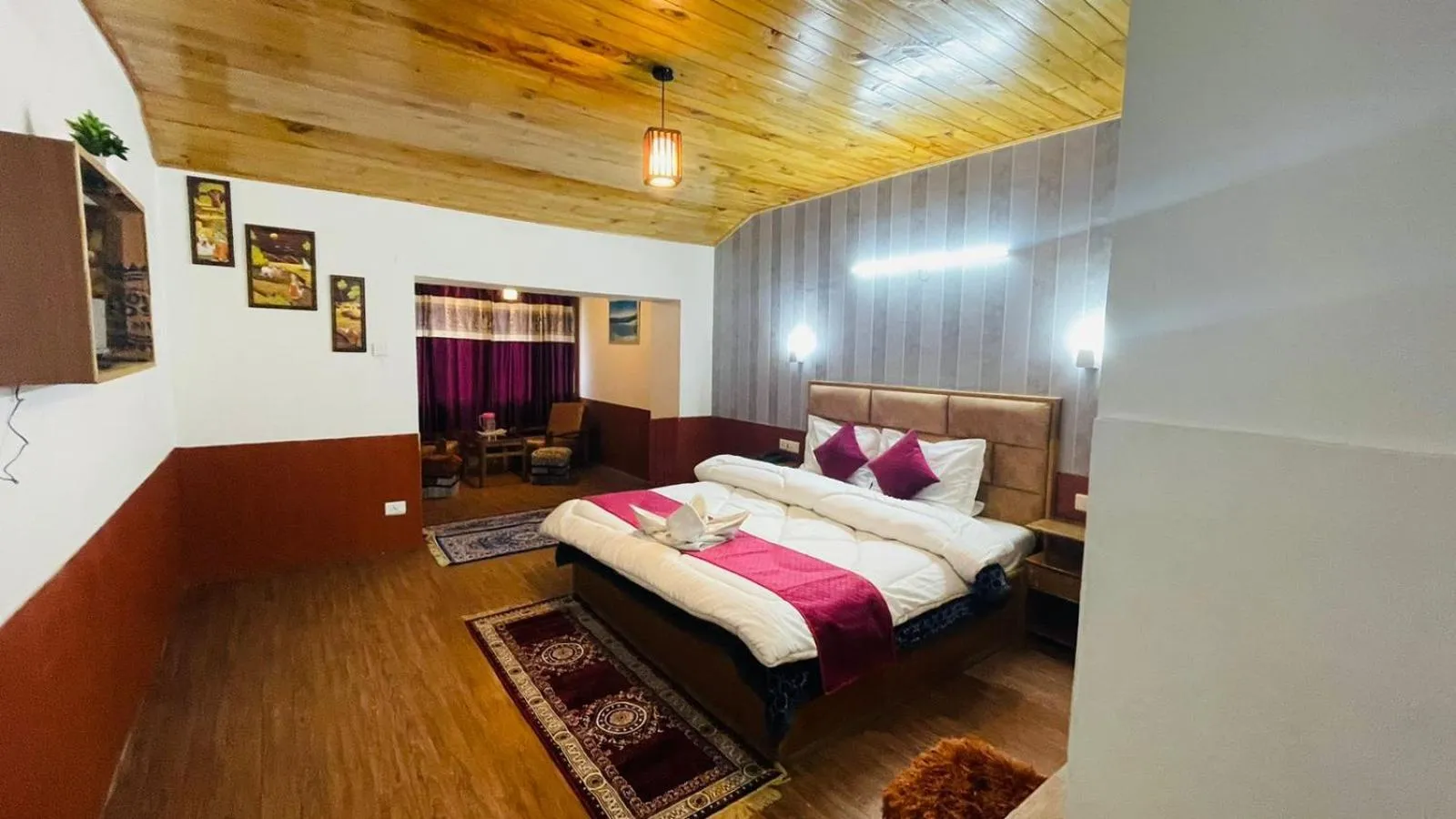 Photo of the whole room, Bed in Hotel Hilltop At Mall Road Manali With Open Terrace