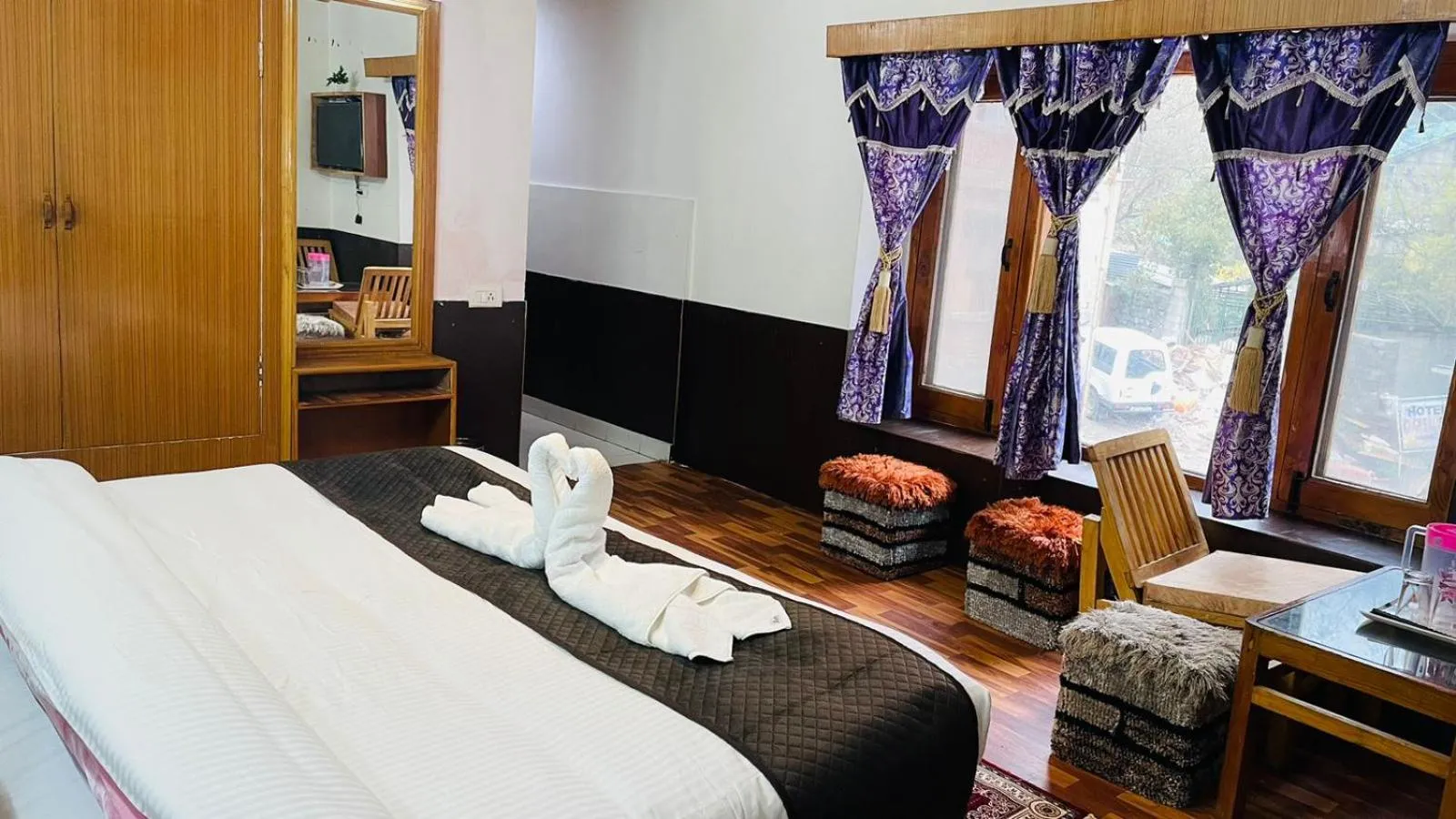 Bedroom, Bed in Hotel Hilltop At Mall Road Manali With Open Terrace