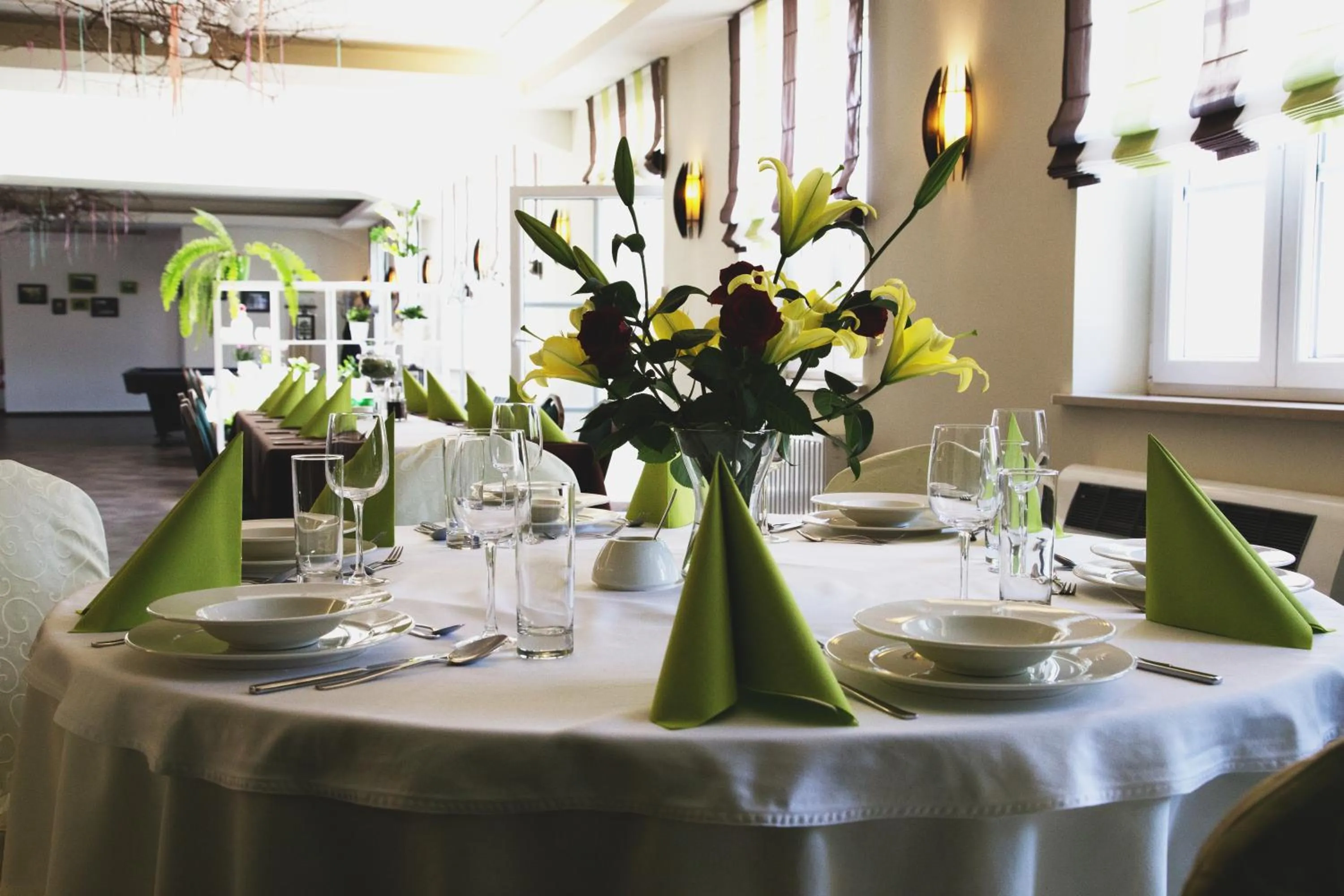 Restaurant/places to eat in Centrum Restauracyjno-Hotelowe Florres