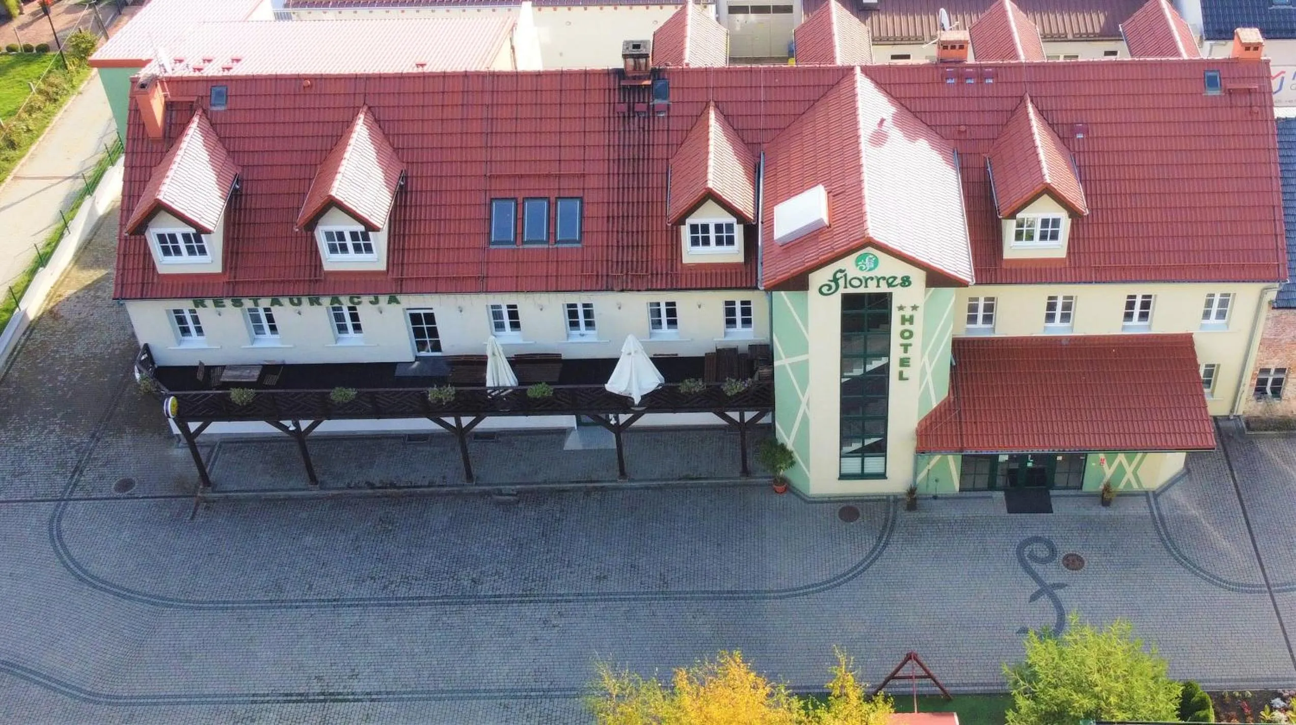 Property building in Centrum Restauracyjno-Hotelowe Florres
