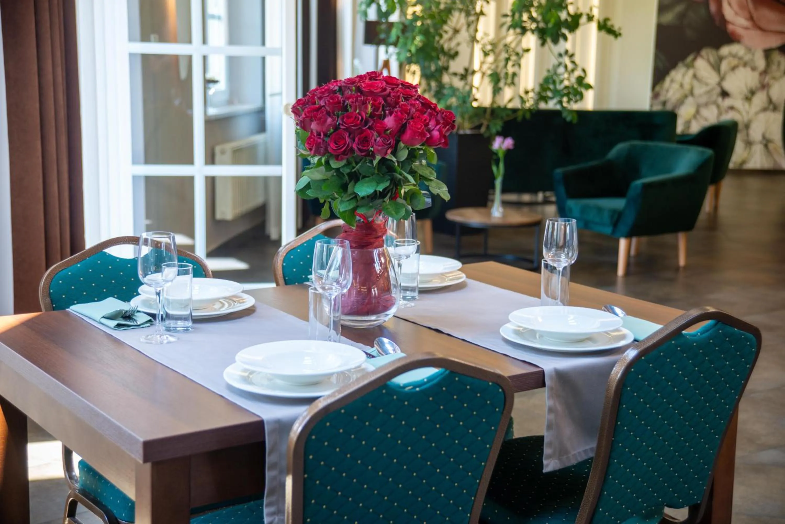 Restaurant/places to eat in Centrum Restauracyjno-Hotelowe Florres