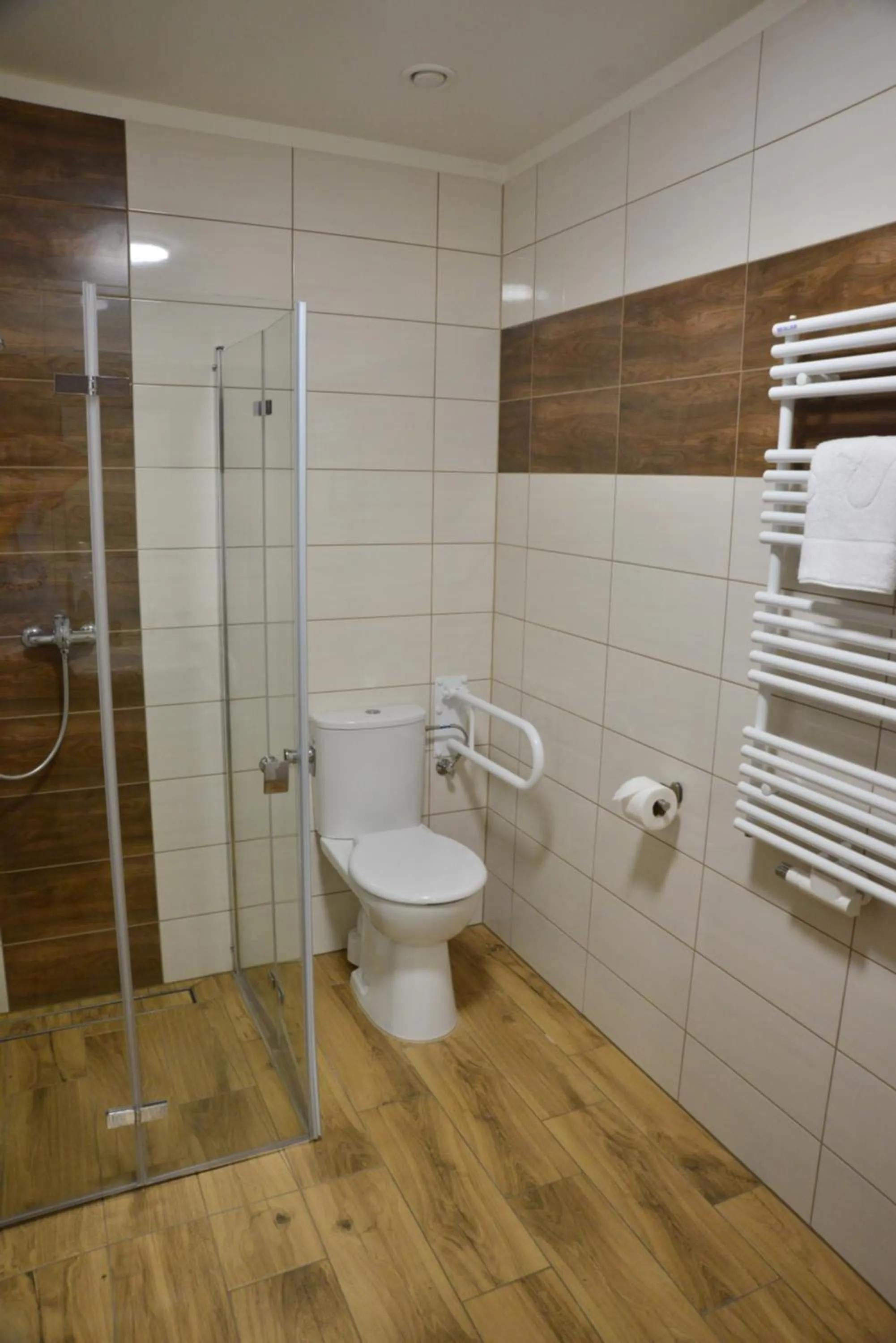 Bathroom in Centrum Restauracyjno-Hotelowe Florres