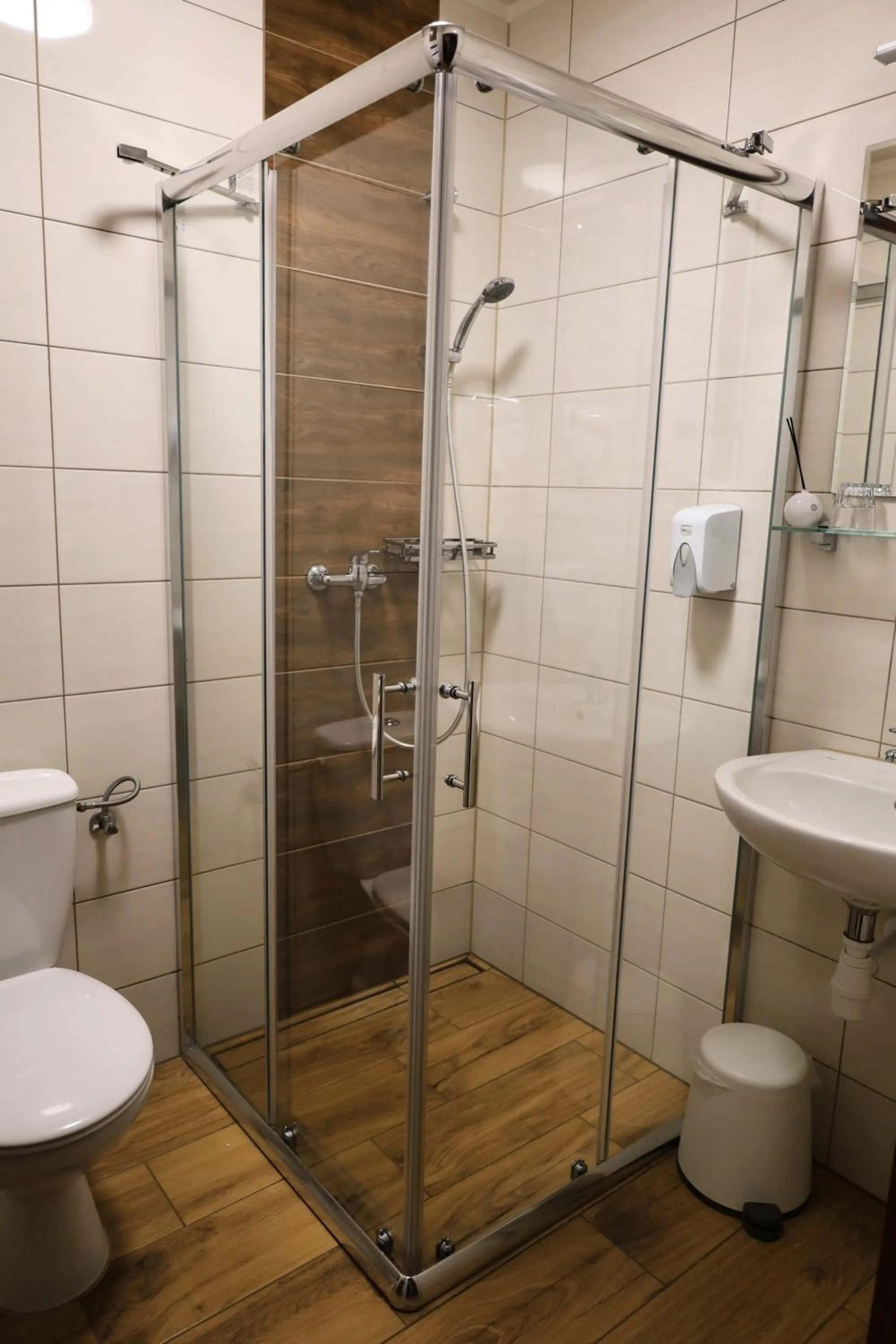 Shower in Centrum Restauracyjno-Hotelowe Florres