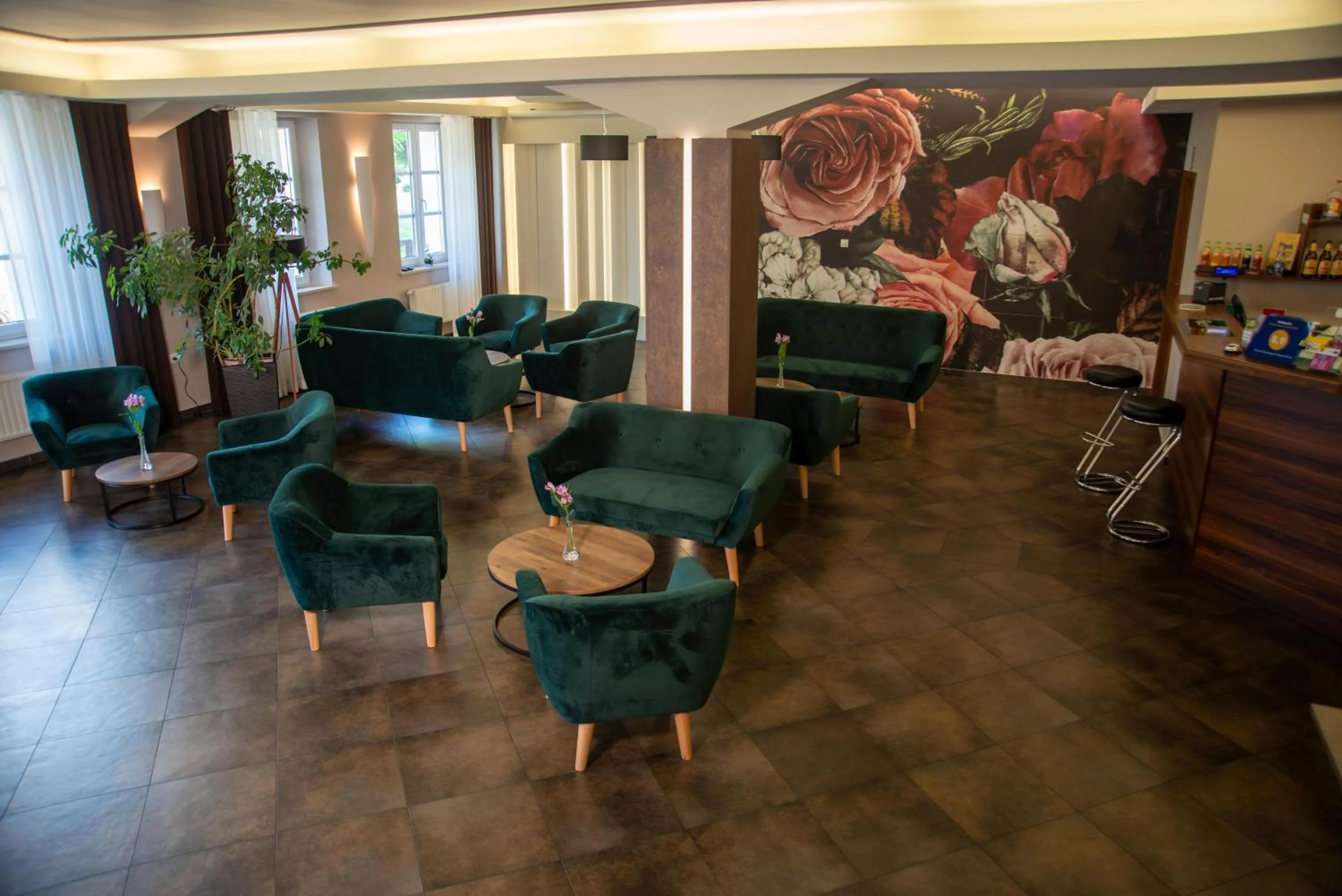 Restaurant/places to eat in Centrum Restauracyjno-Hotelowe Florres