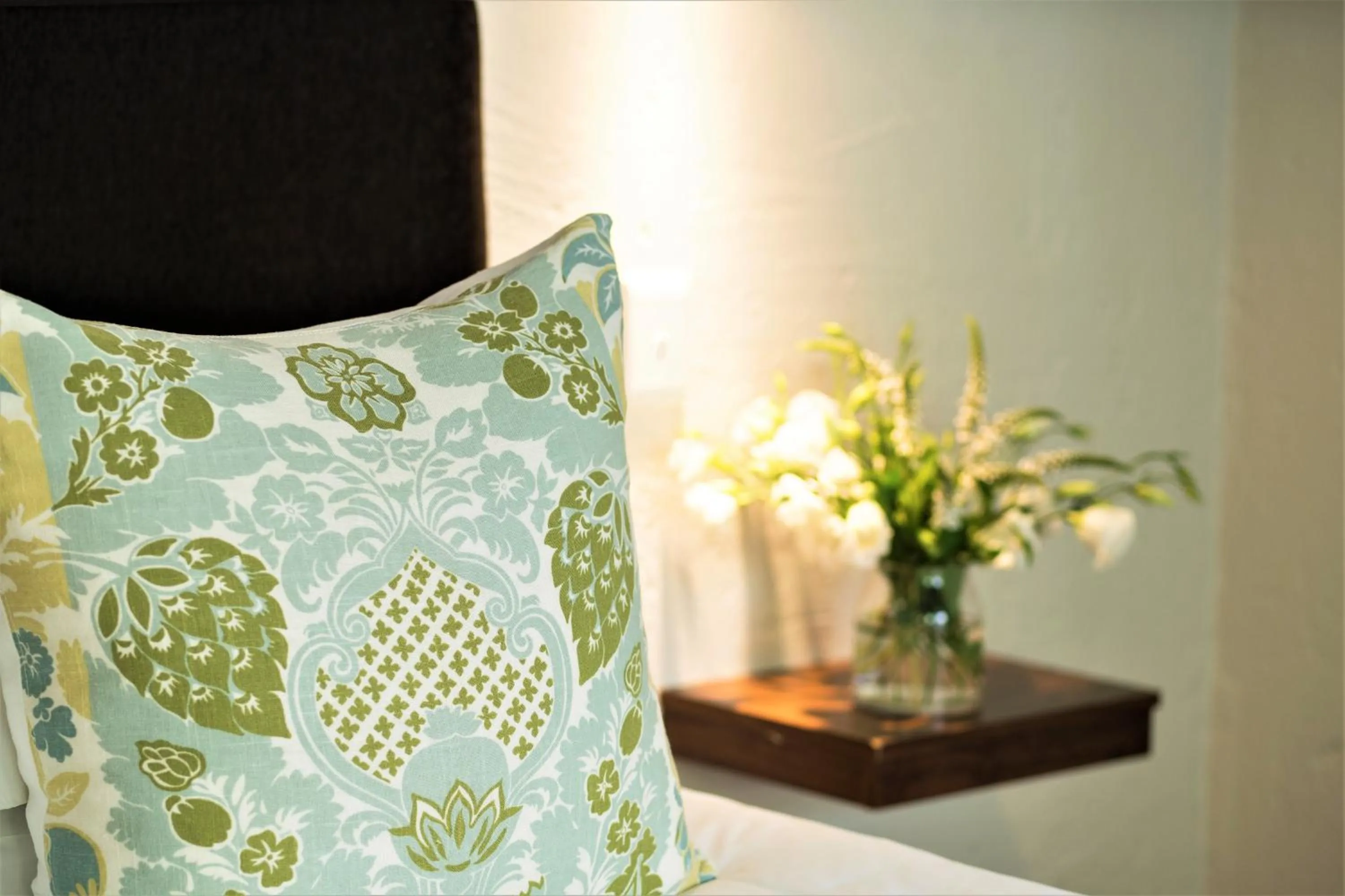 Decorative detail, Bed in Sandton Slippers