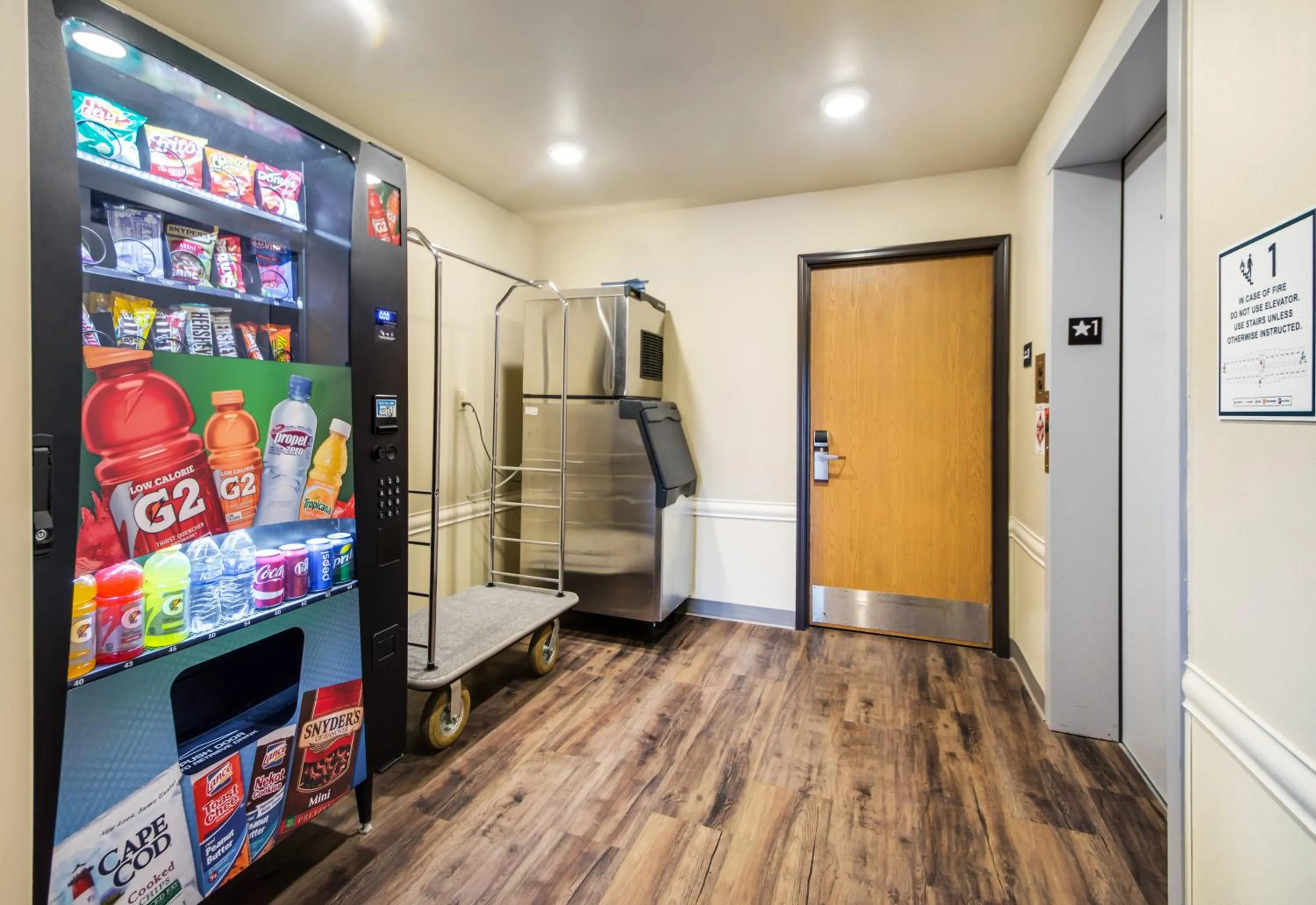 Area and facilities in Econo Lodge Burlington I-70