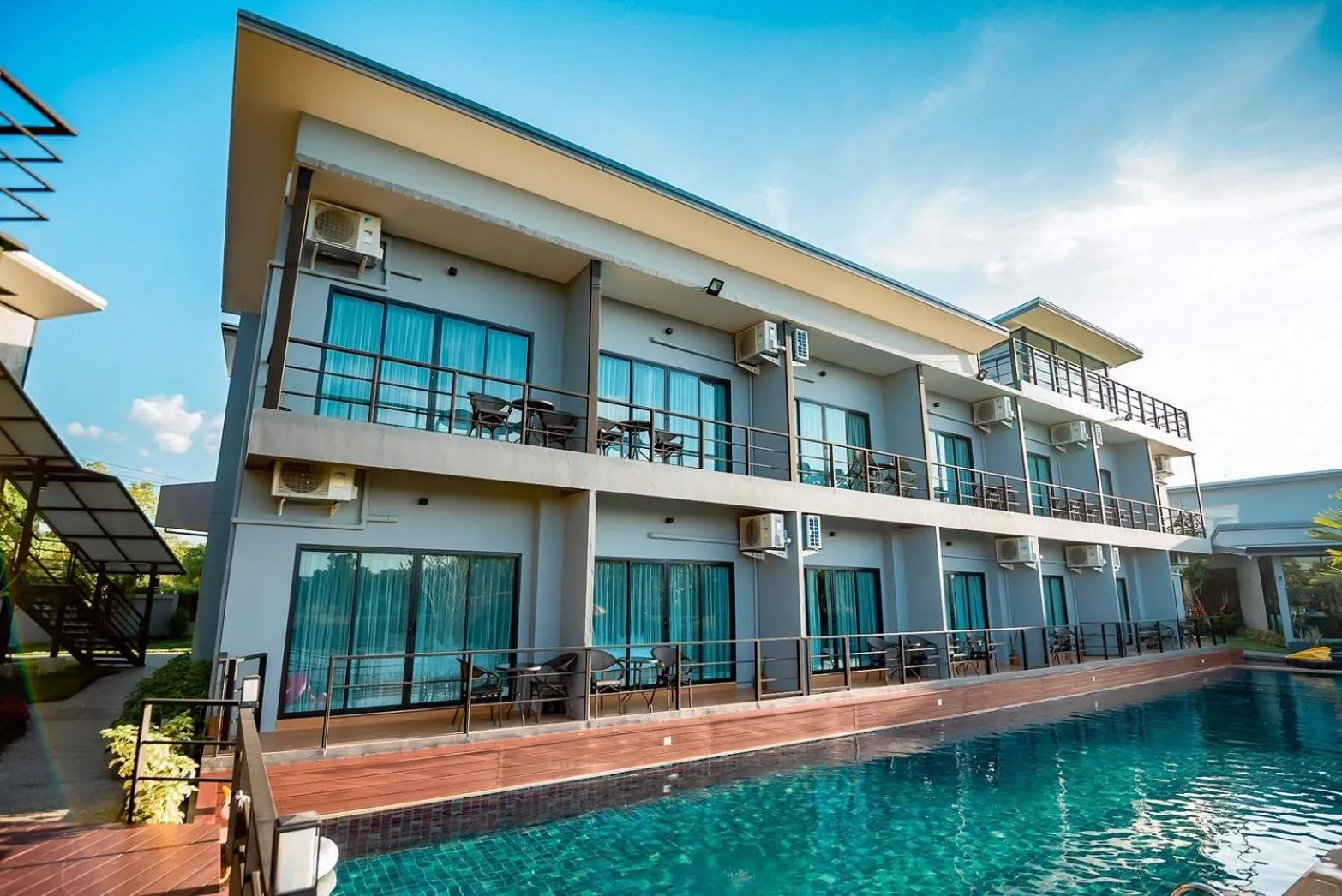 Property building in Phuengluang Riverside Hotel Chanthaburi