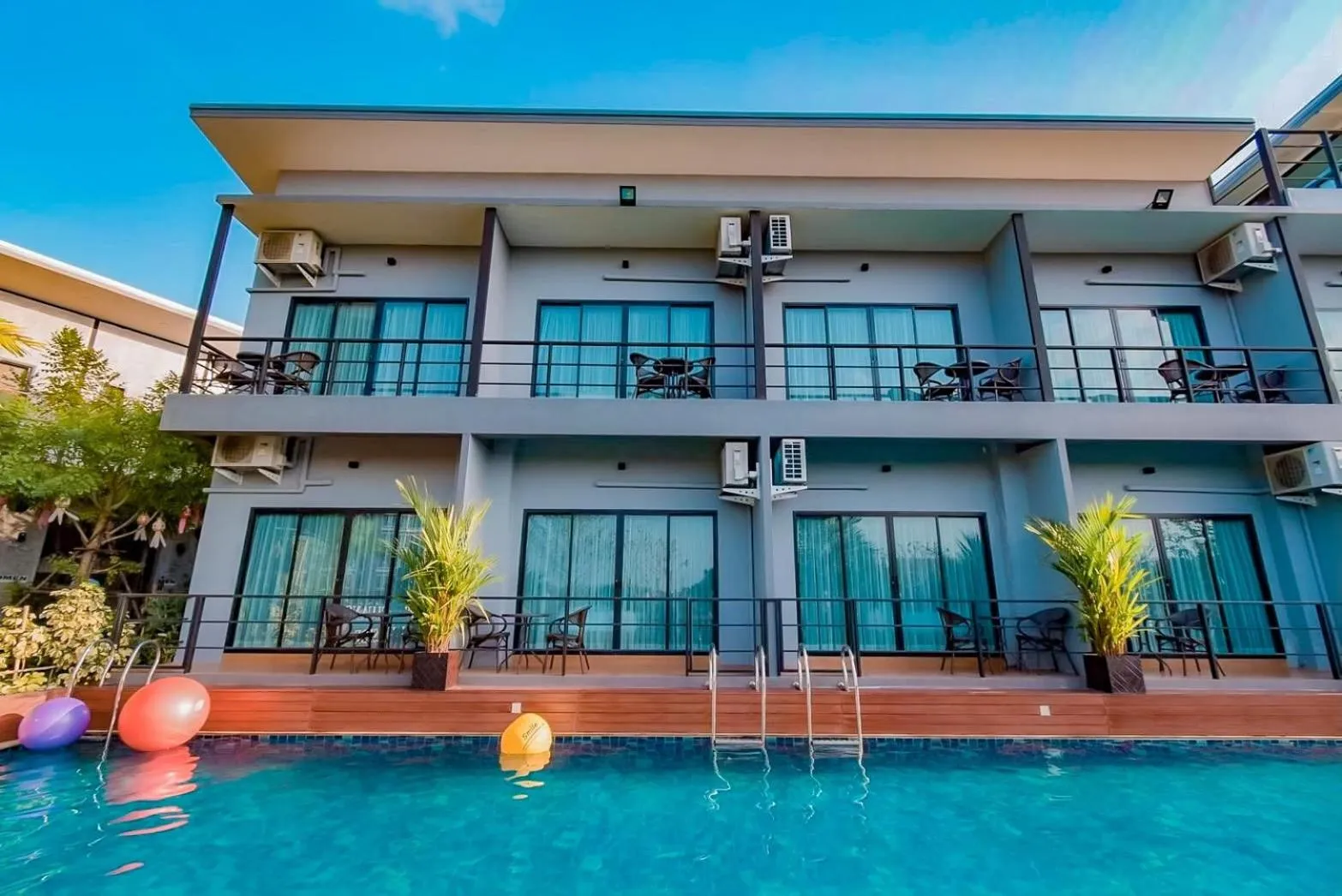 Property building in Phuengluang Riverside Hotel Chanthaburi