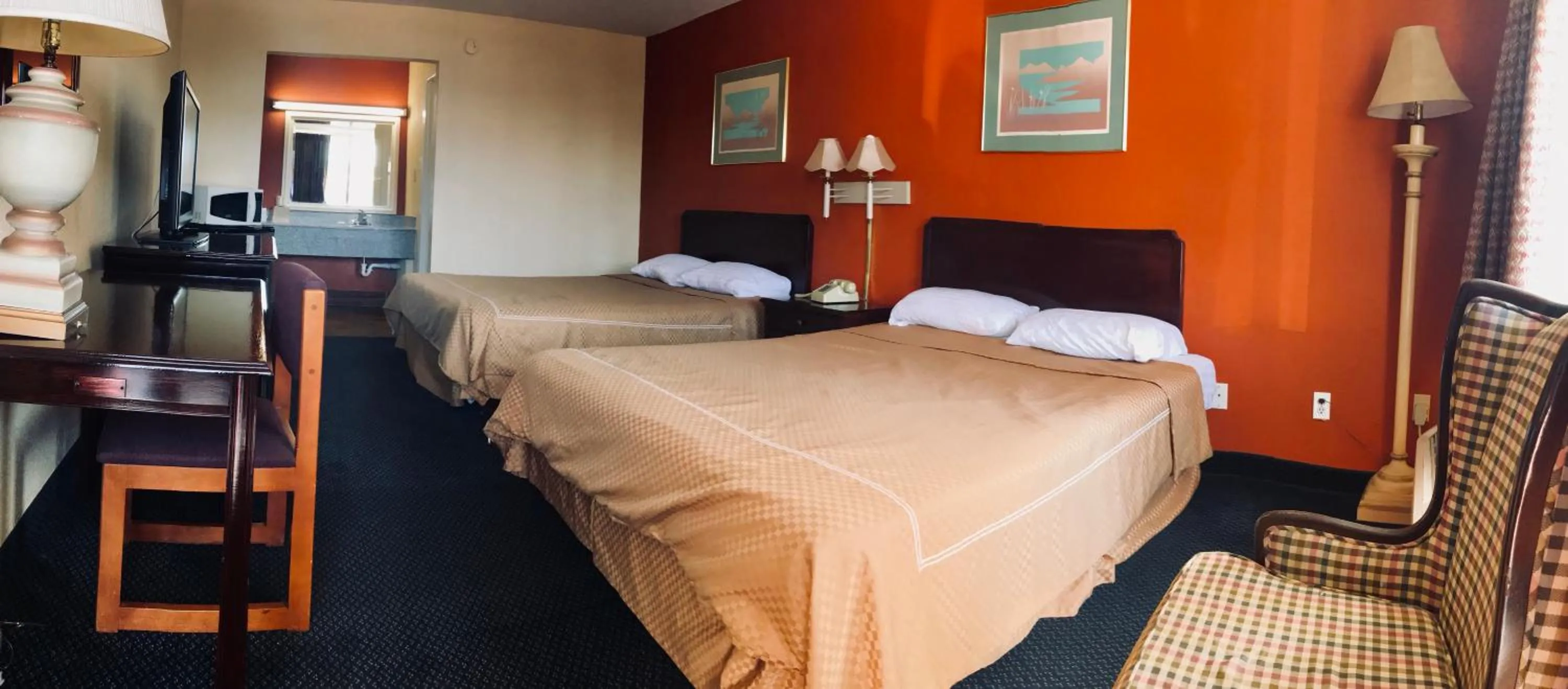 Bedroom, Bed in Executive Inn Texarkana