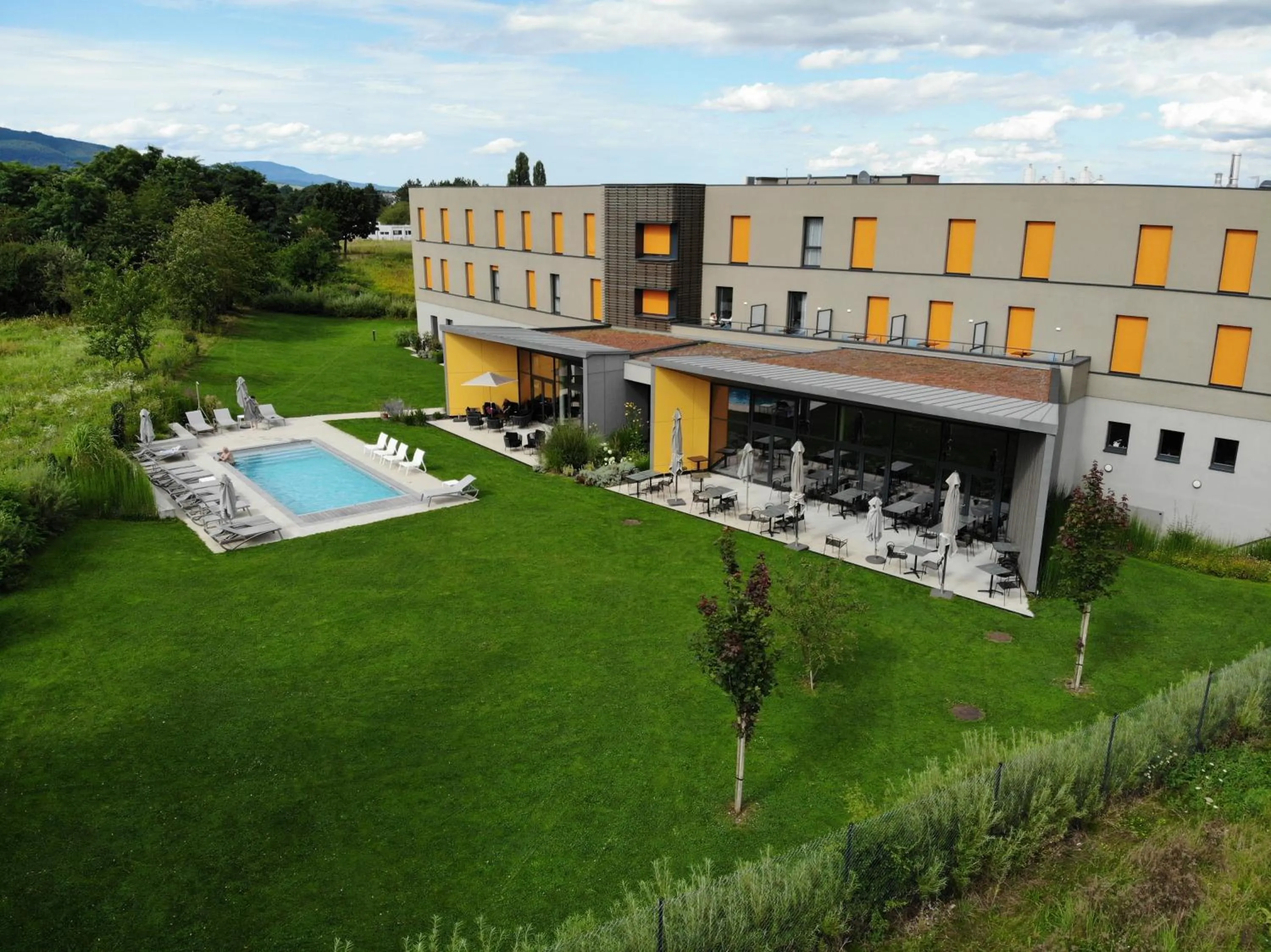 Property building in Best Western Plus Hotel & Restaurant Les Humanistes Colmar Nord
