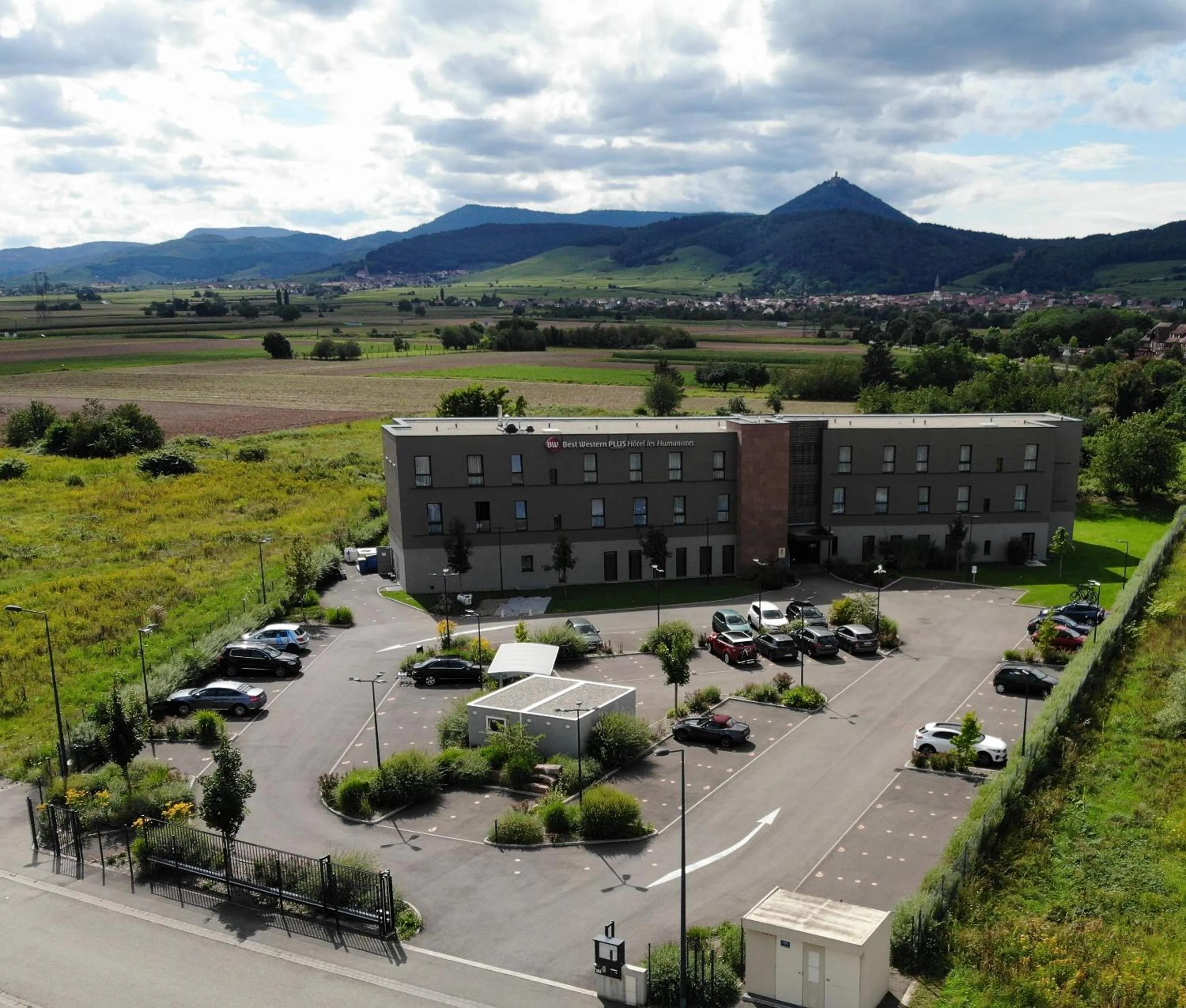 Property building in Best Western Plus Hotel & Restaurant Les Humanistes Colmar Nord