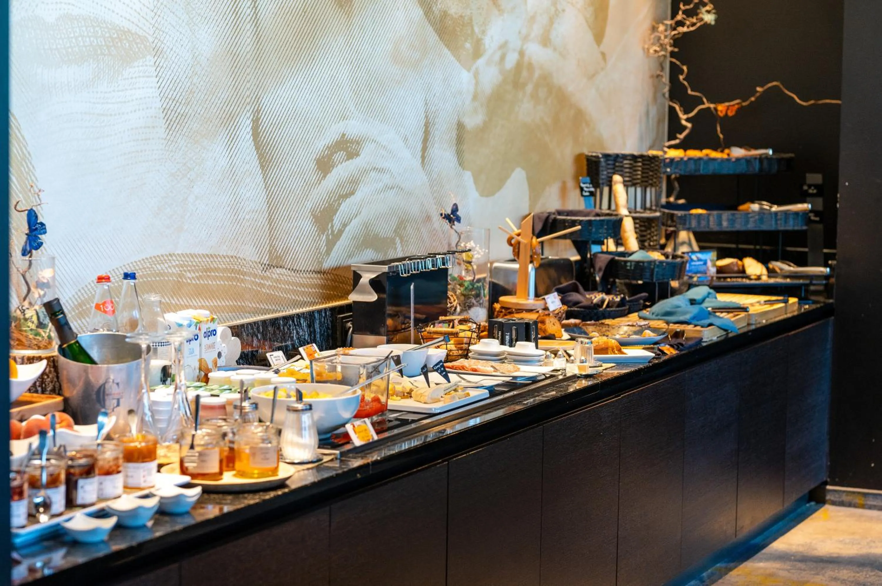 Breakfast in Best Western Plus Hotel & Restaurant Les Humanistes Colmar Nord