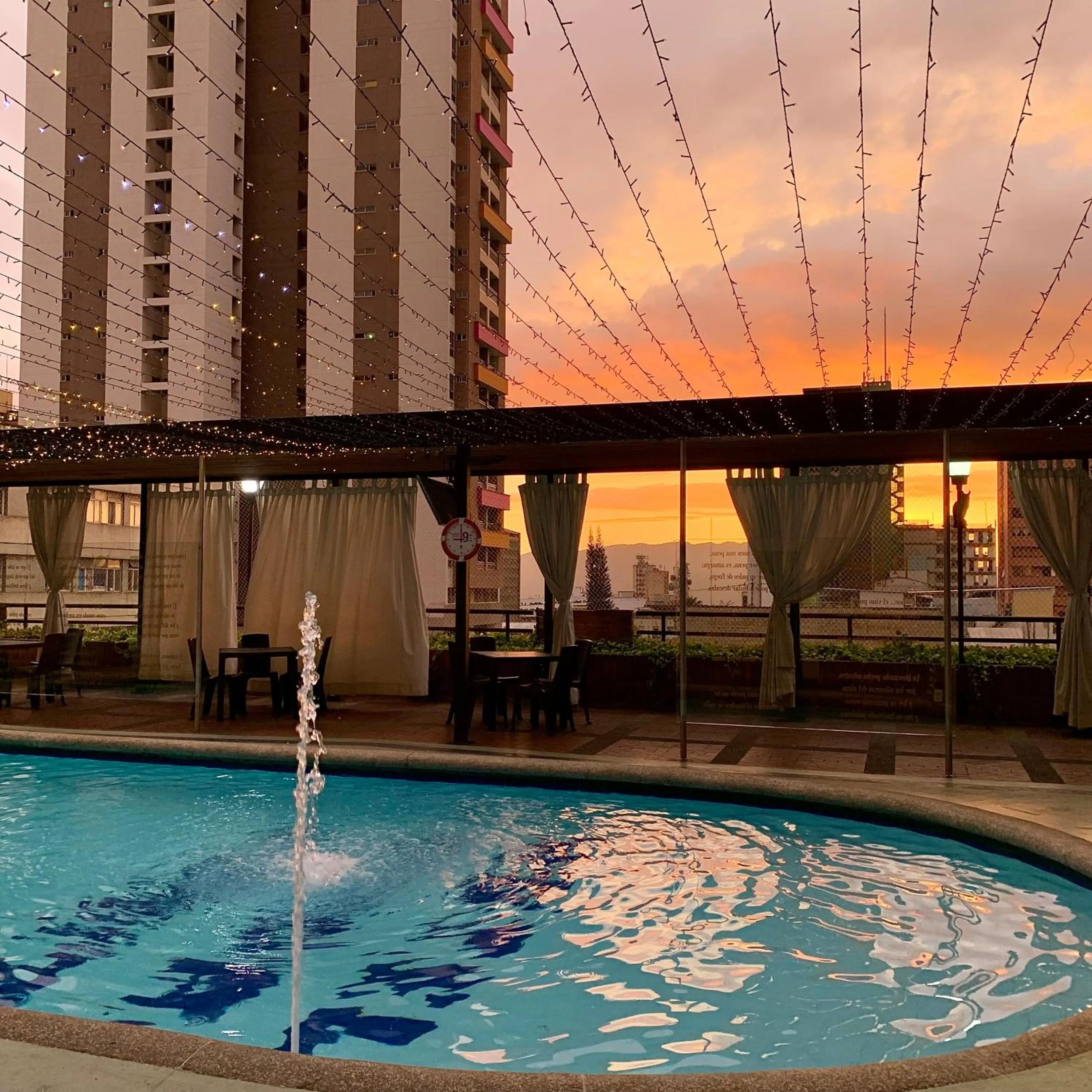 Swimming pool in Hotel Ciudad Bonita