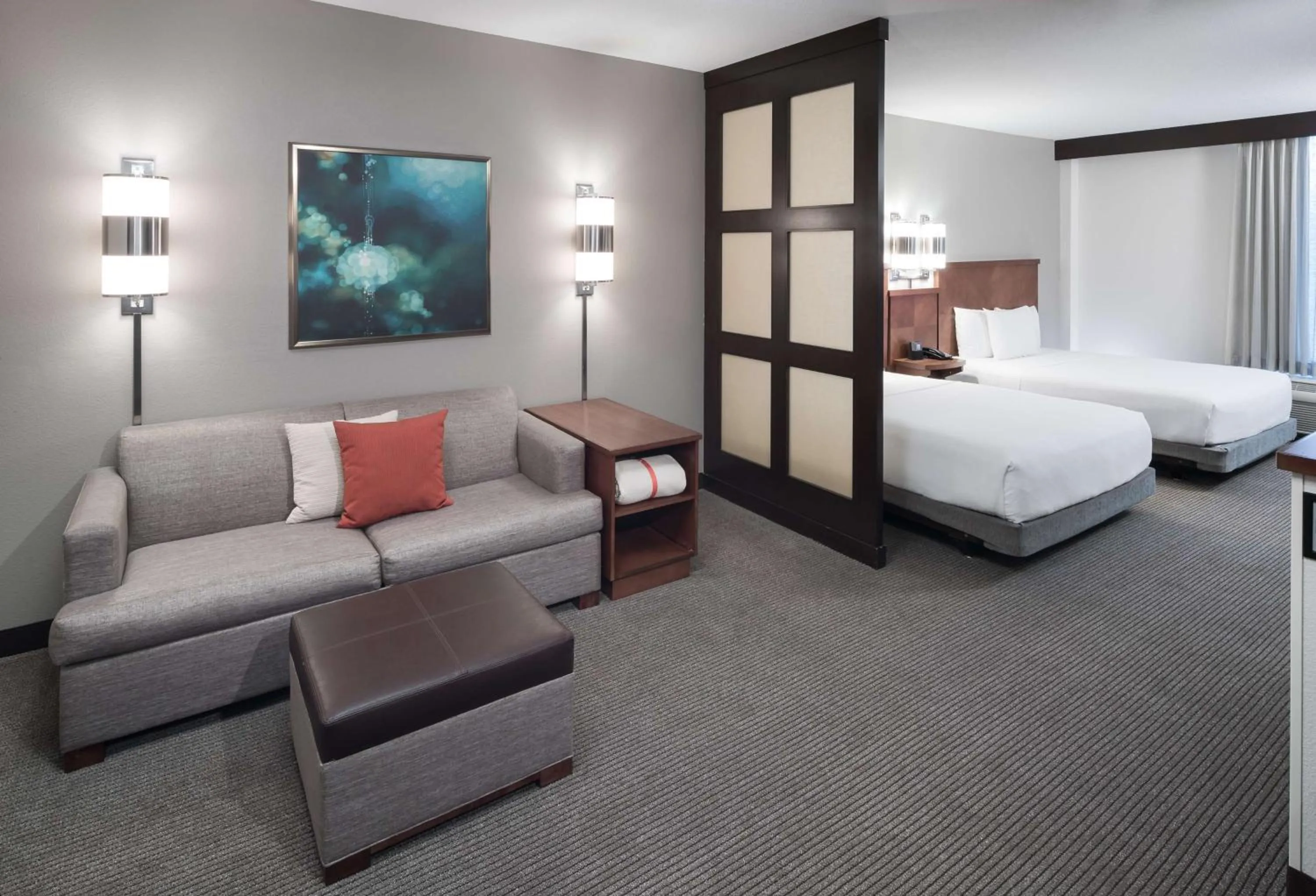 Photo of the whole room, Bed in Hyatt Place Jacksonville Airport